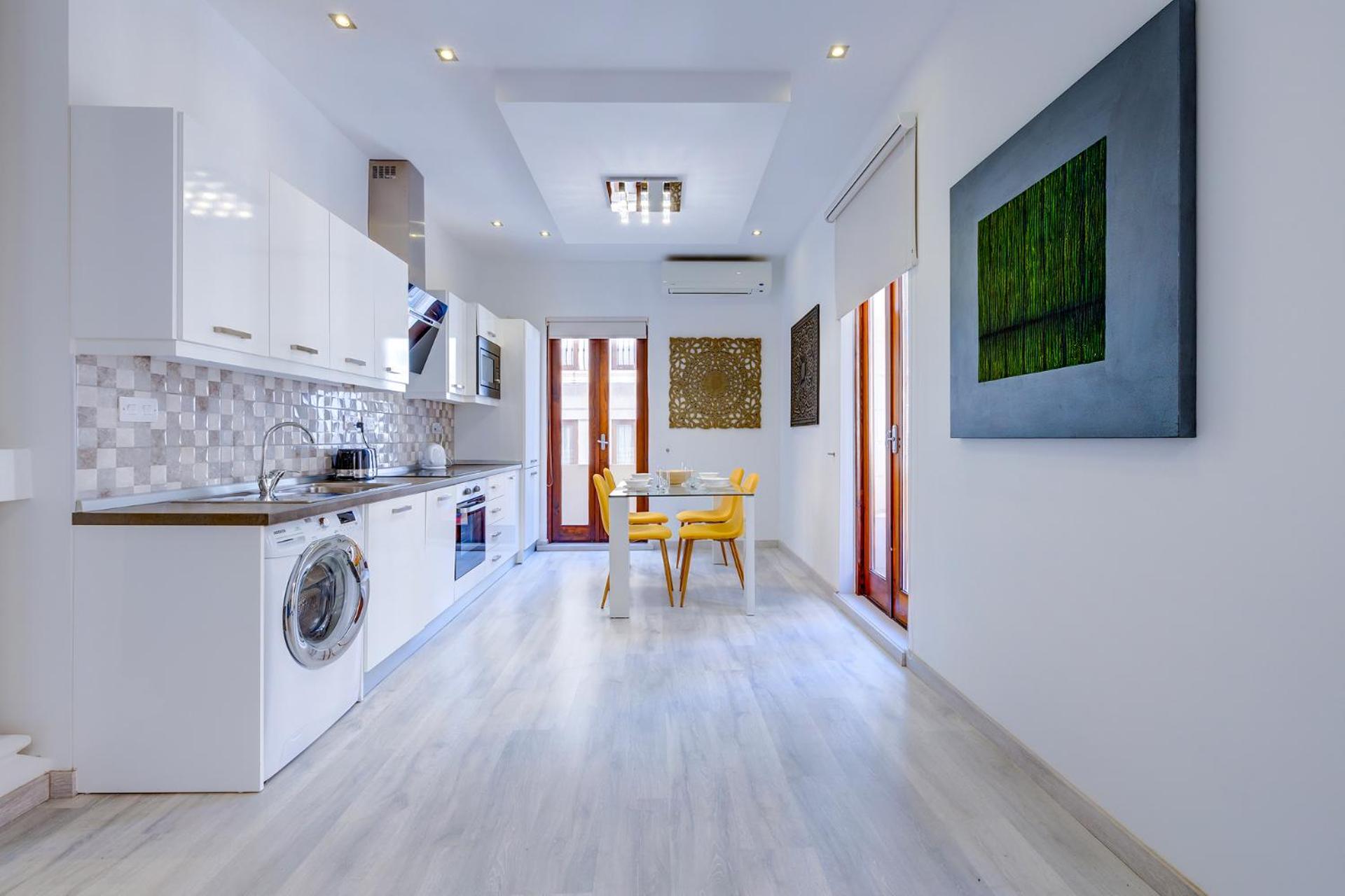 Stylish 2BR Apart, Steps Away from the Beach view 2