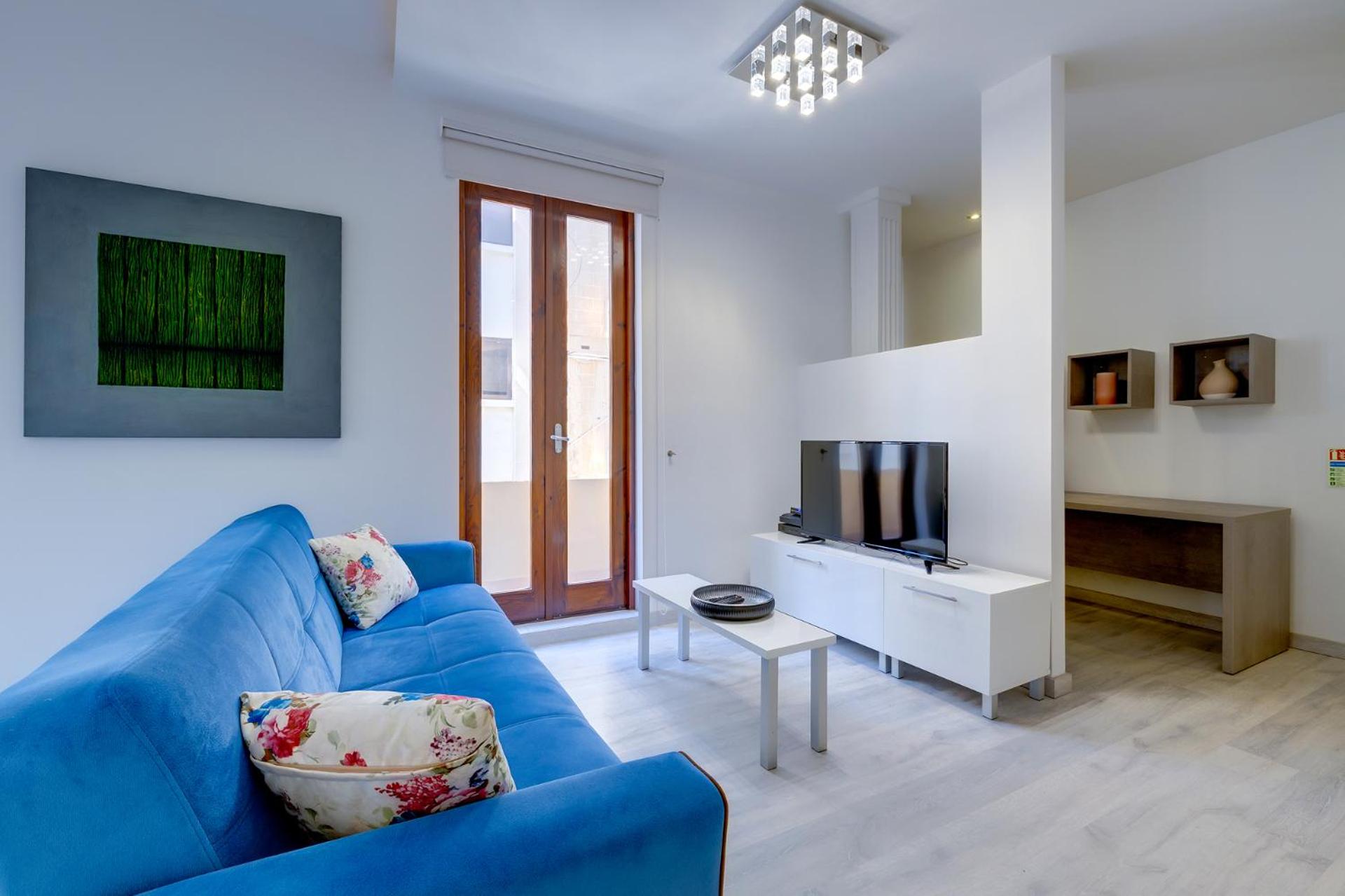 Stylish 2BR Apart, Steps Away from the Beach view 3