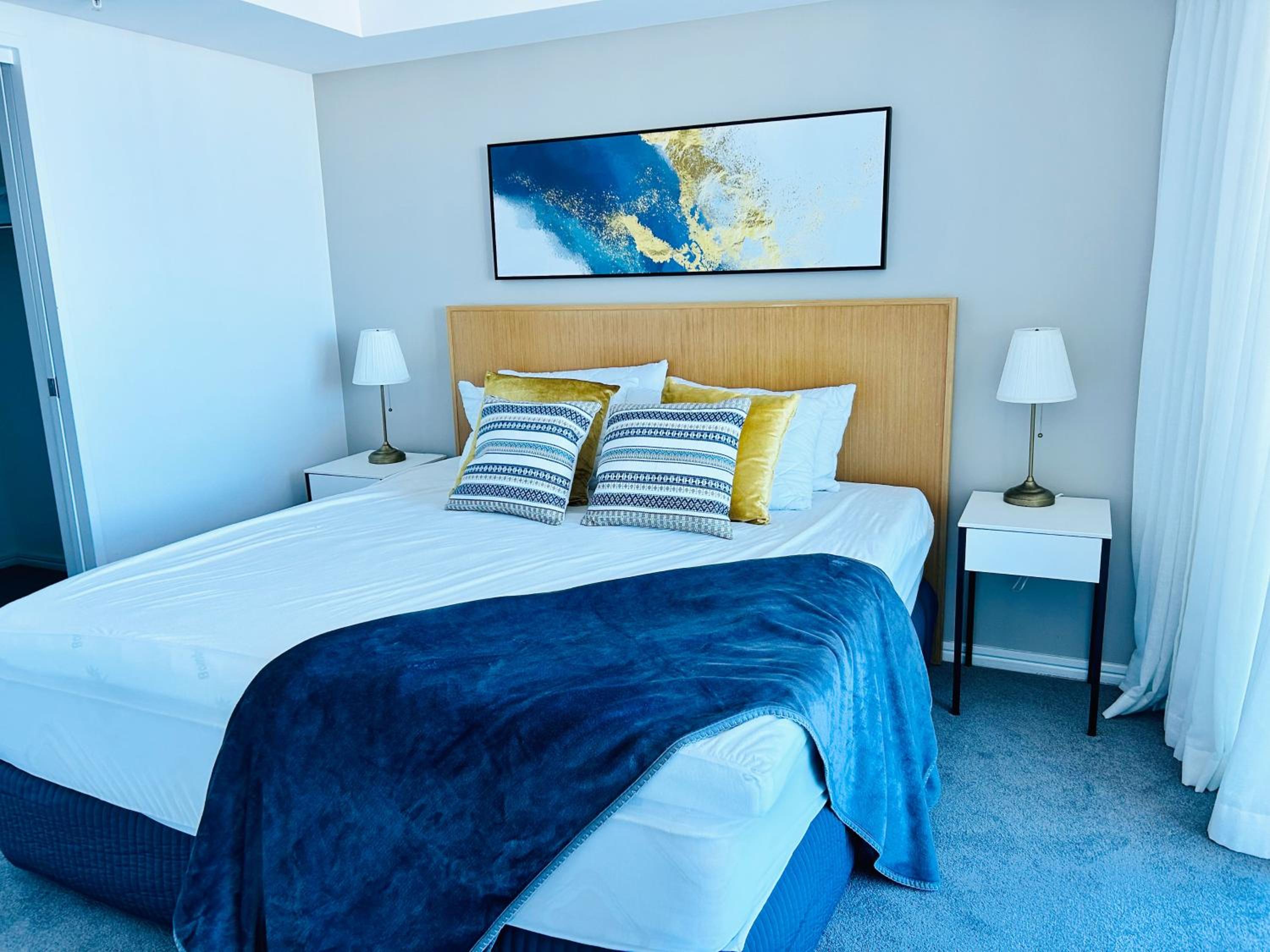 Paradise living at Hilton with stunning ocean view