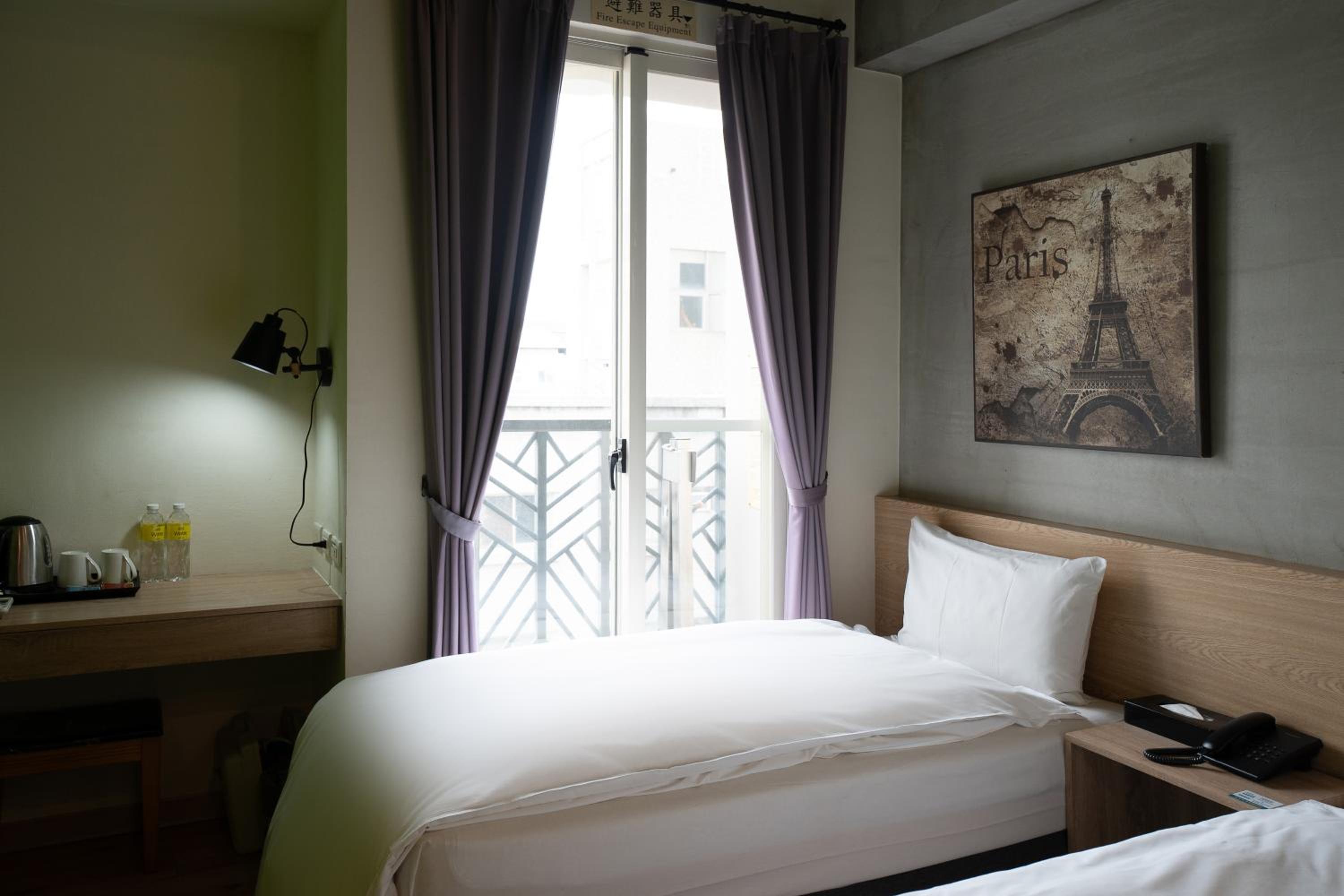 CHECK inn Express Taichung Yizhong