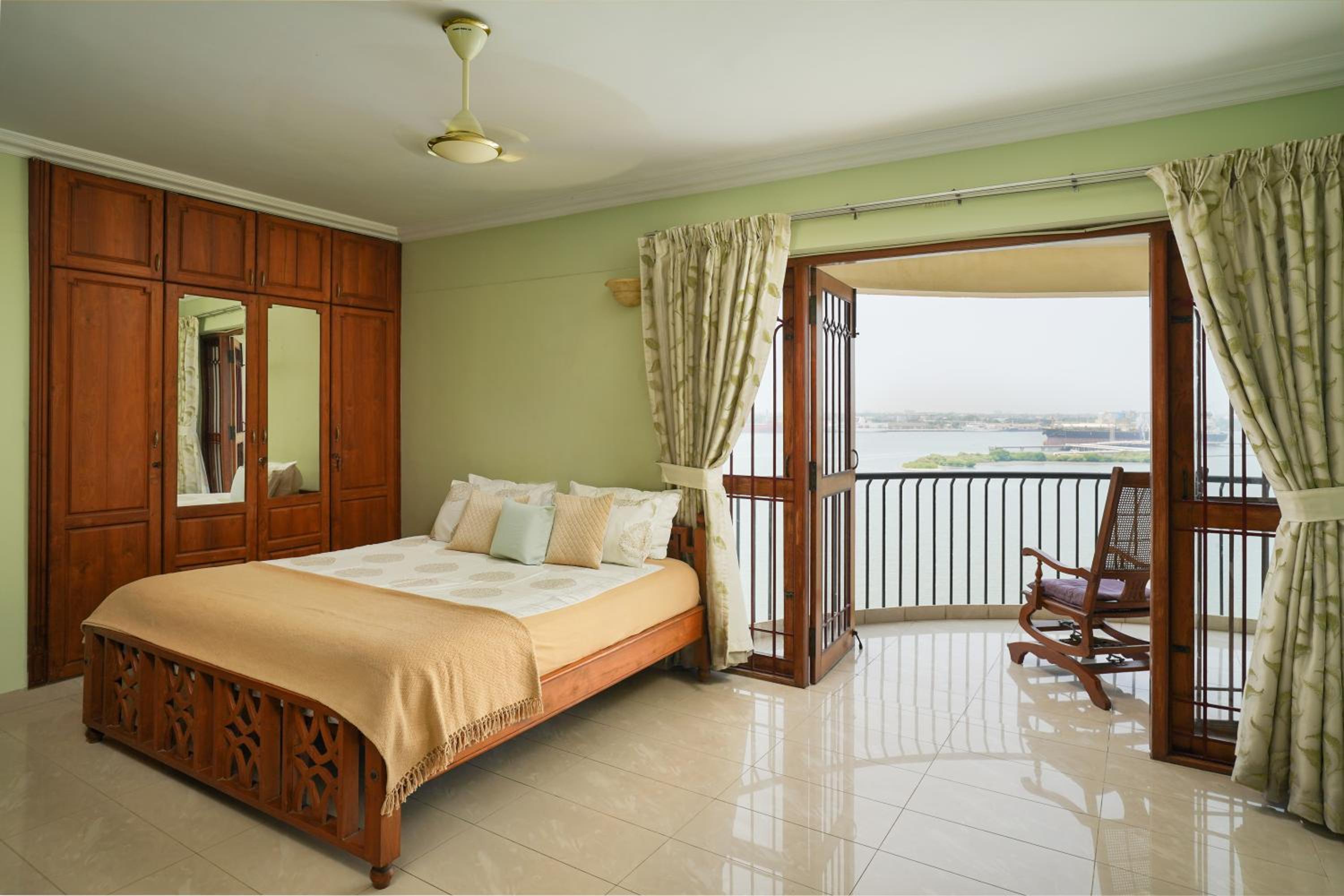 Sea Facing Apartment In Kochi view 3
