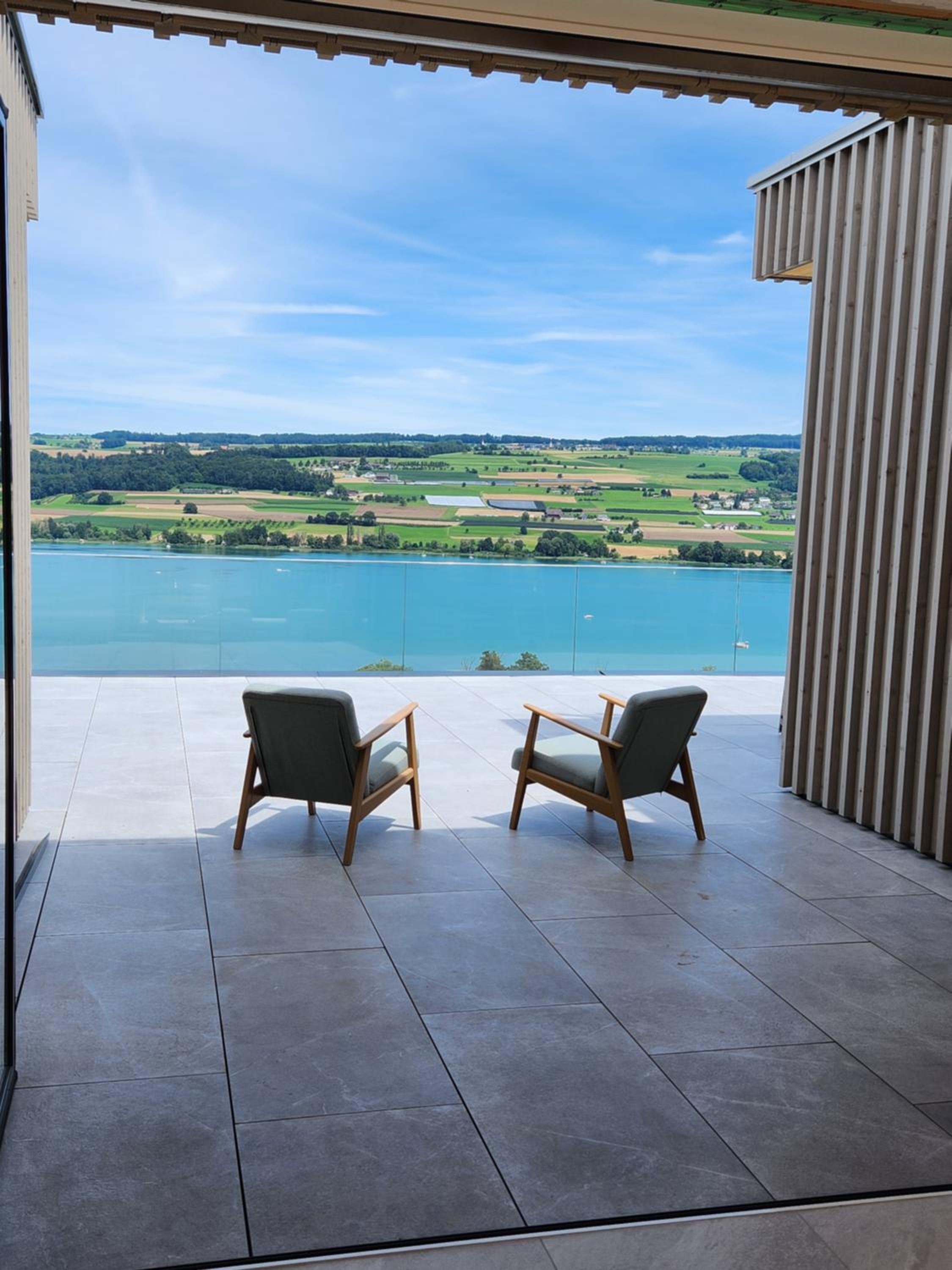 Lakeview Guest Rooms with huge rooftop terrace
