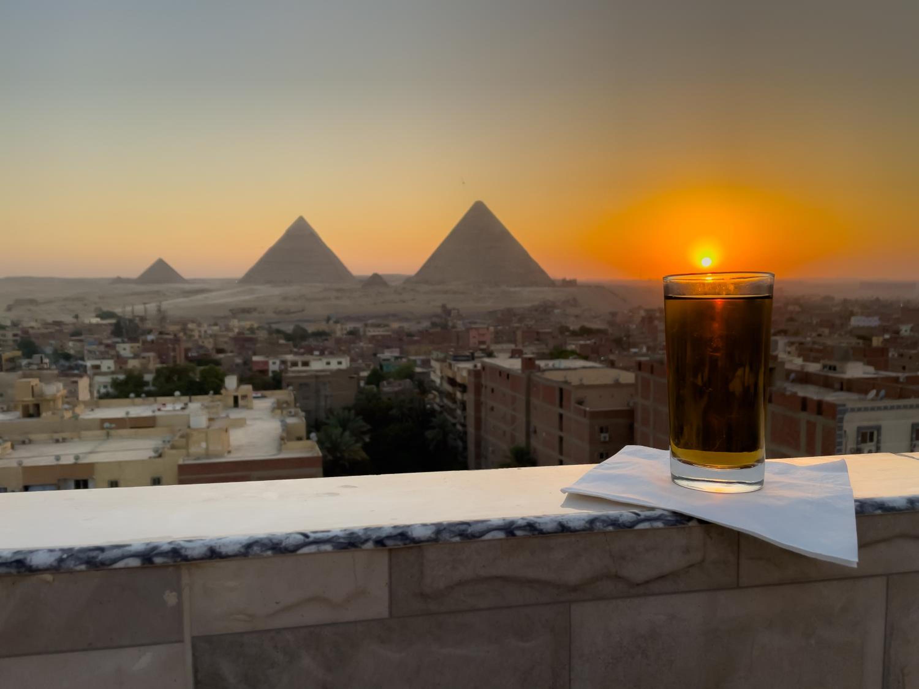 Jumeirah jacuzzi pyramids view inn