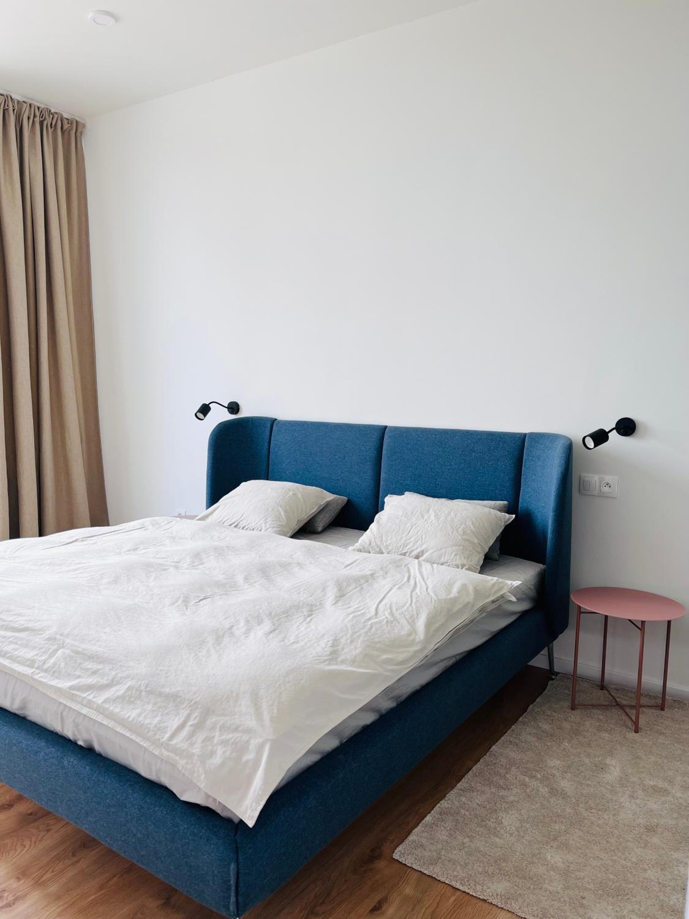 Chic and Central 2 bed apartment view 3
