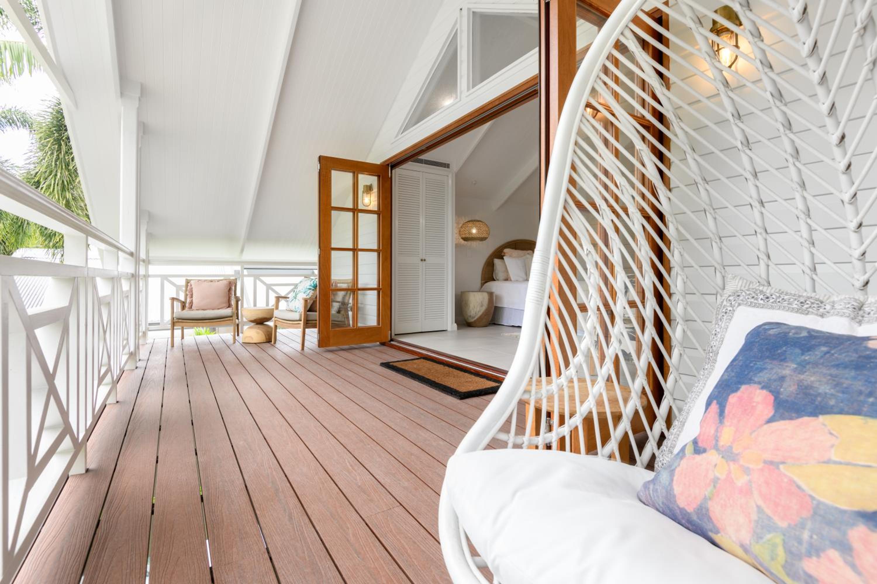 Luxury beachfront home 20 minutes from Cairns CBD