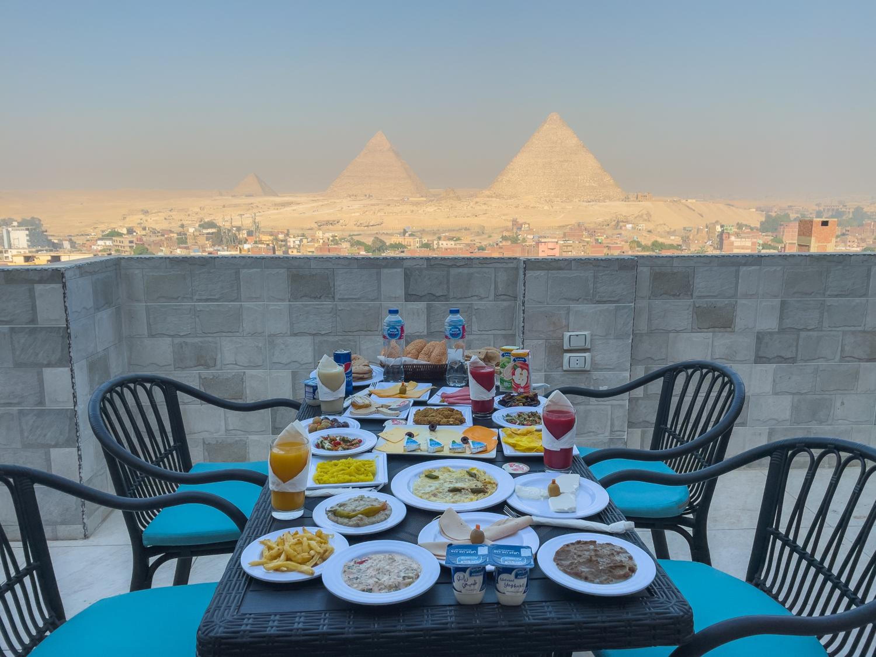 Jumeirah jacuzzi pyramids view inn