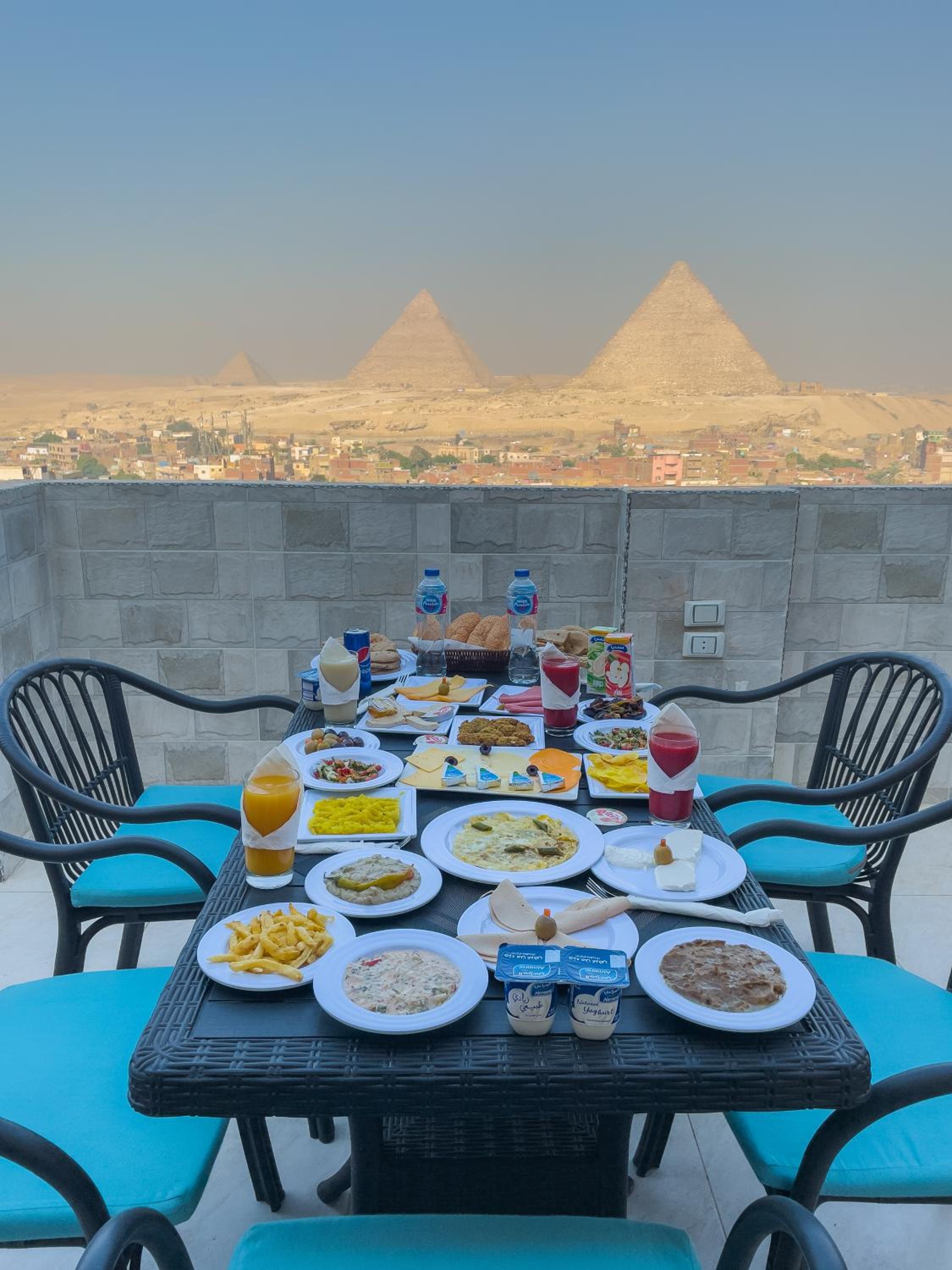 Jumeirah jacuzzi pyramids view inn