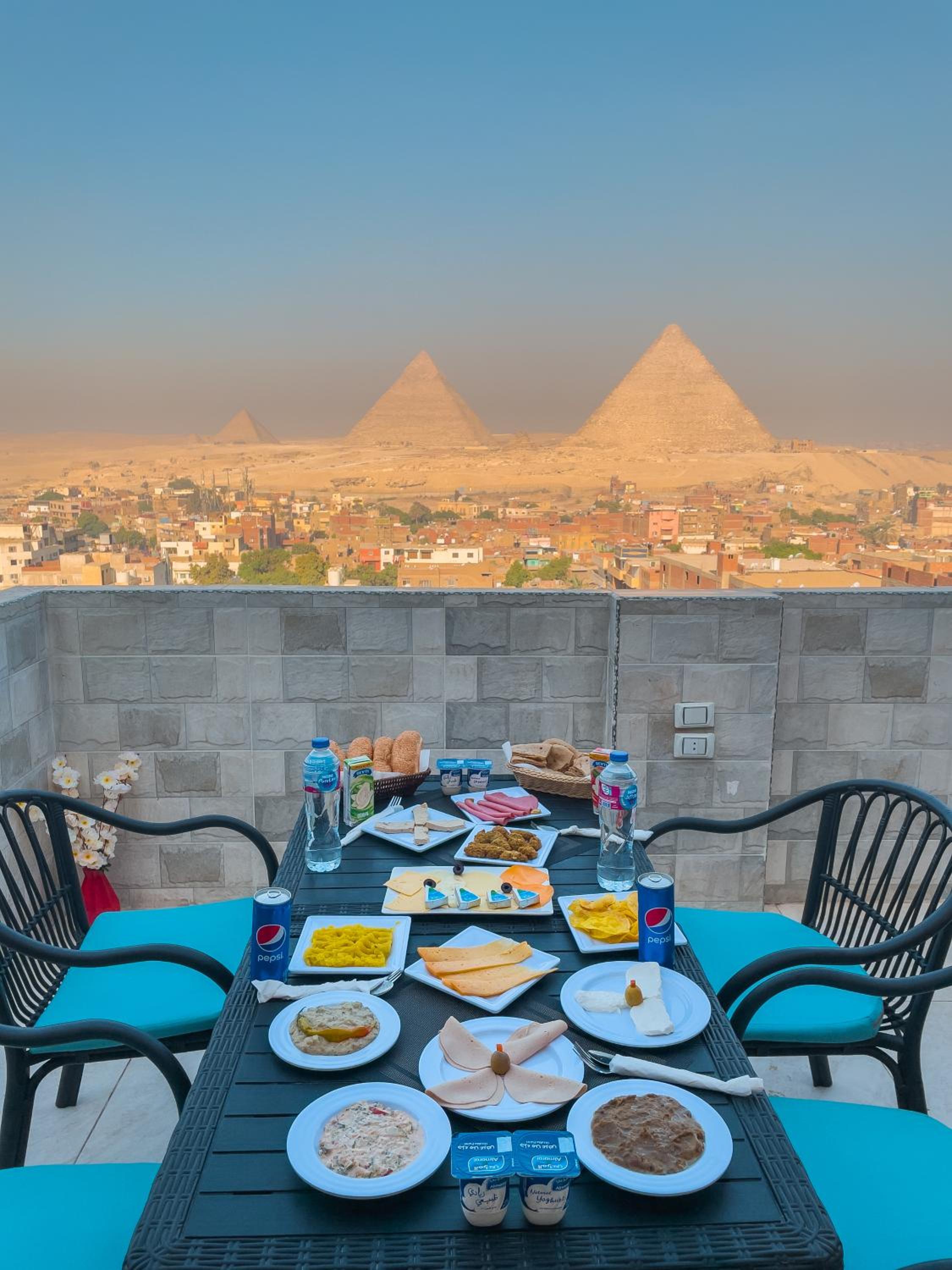 Jumeirah jacuzzi pyramids view inn