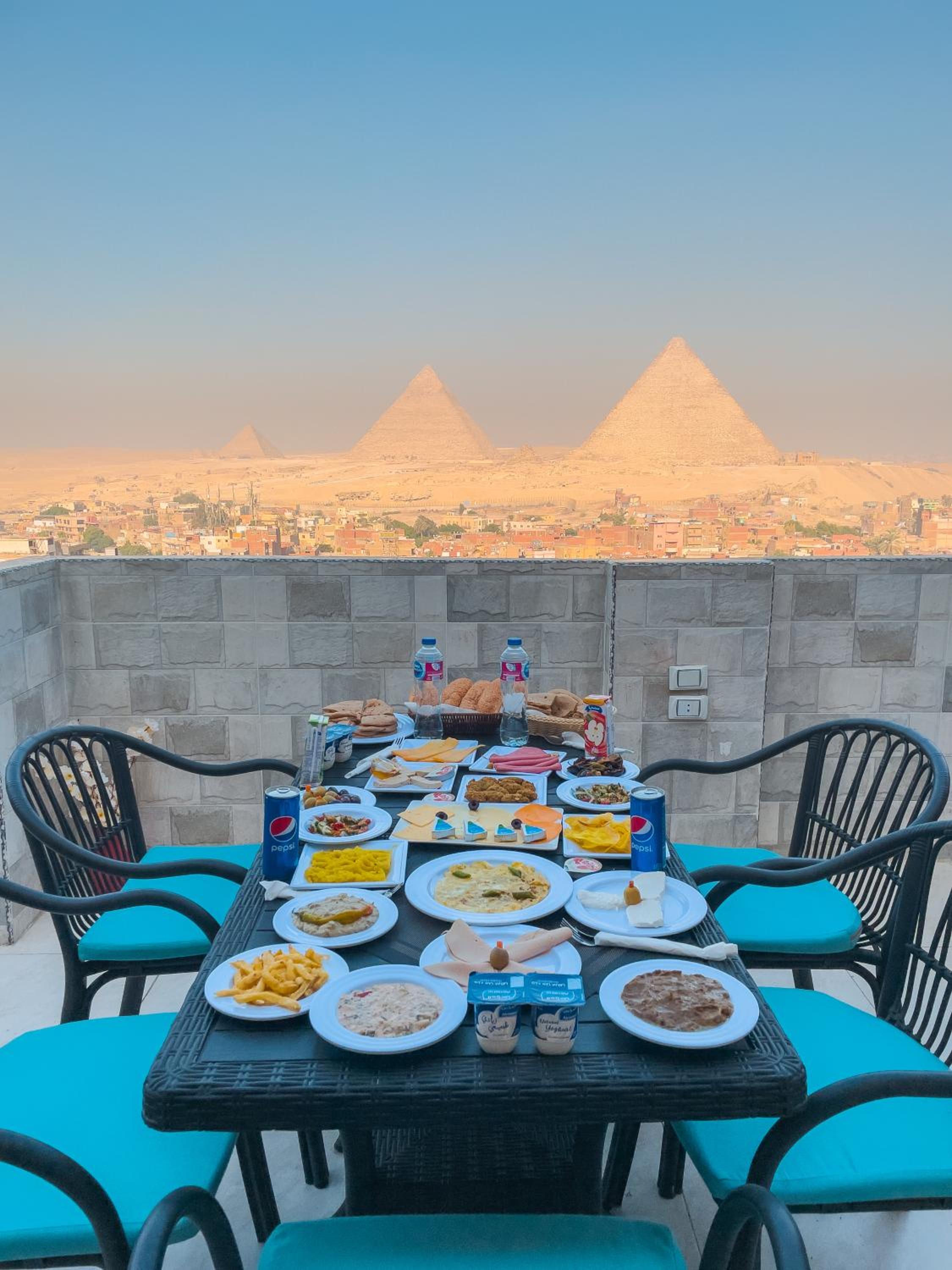 Jumeirah jacuzzi pyramids view inn
