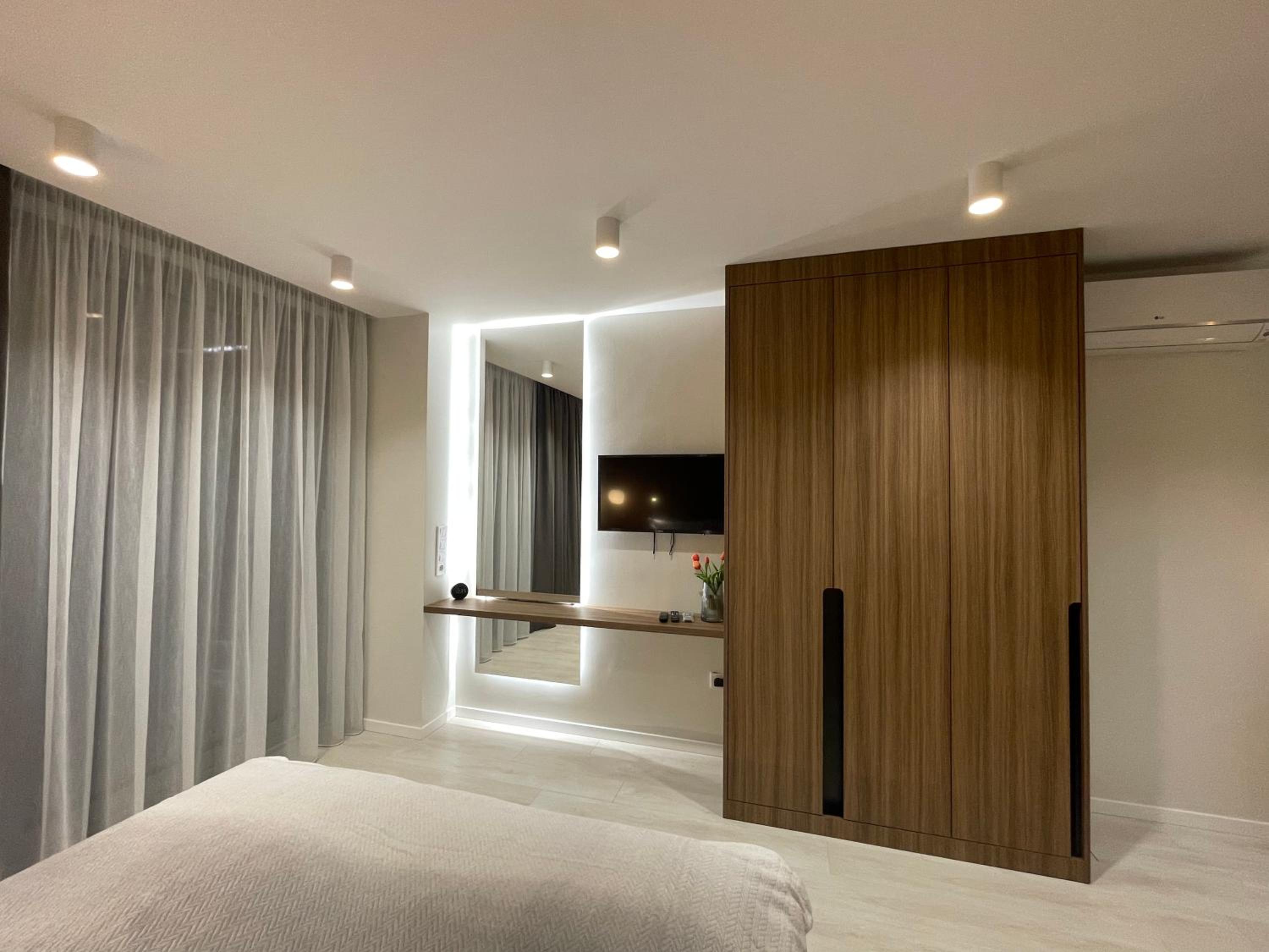 MyFlat Wave Luxury 44 Suite view 2