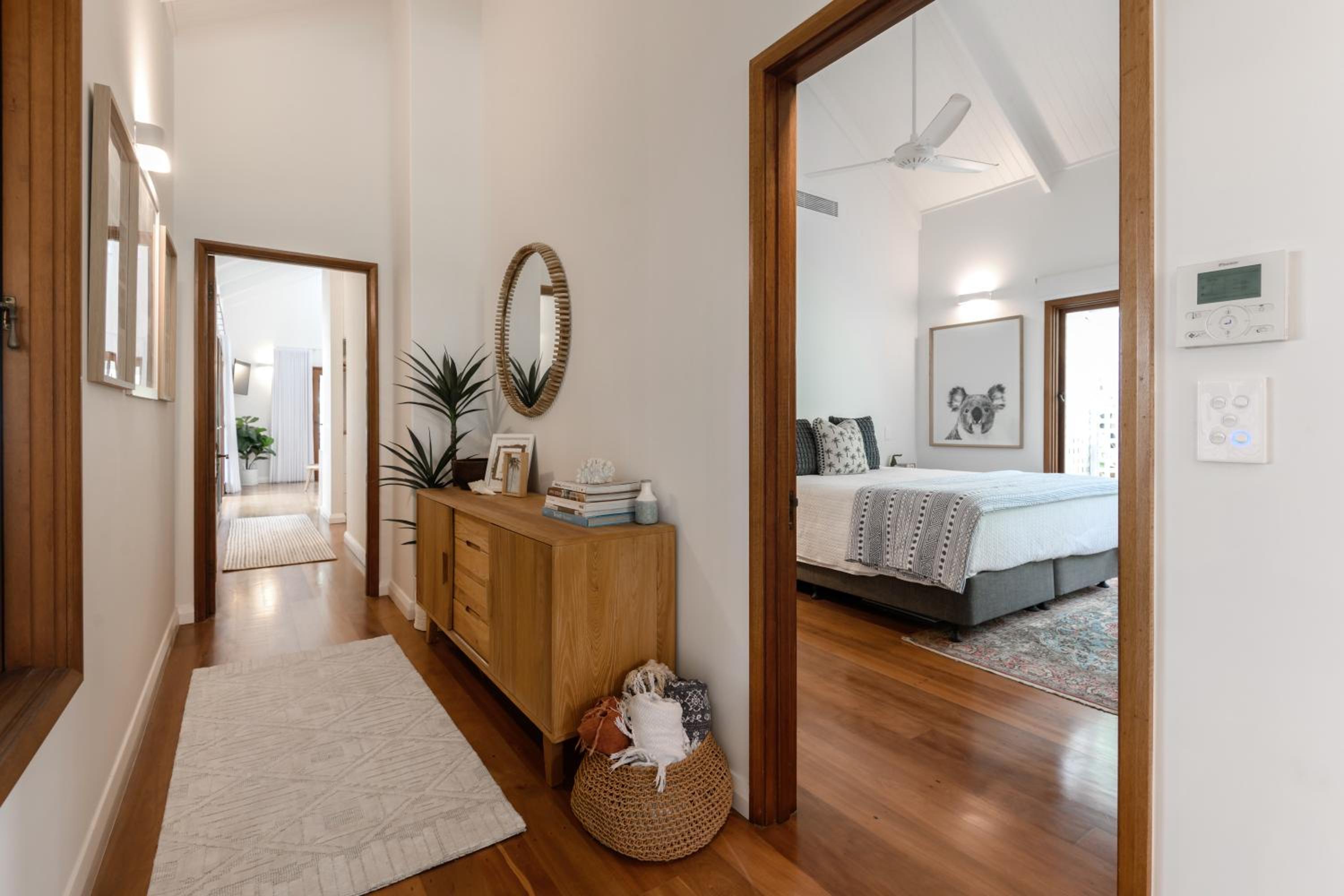 Luxury beachfront home 20 minutes from Cairns CBD