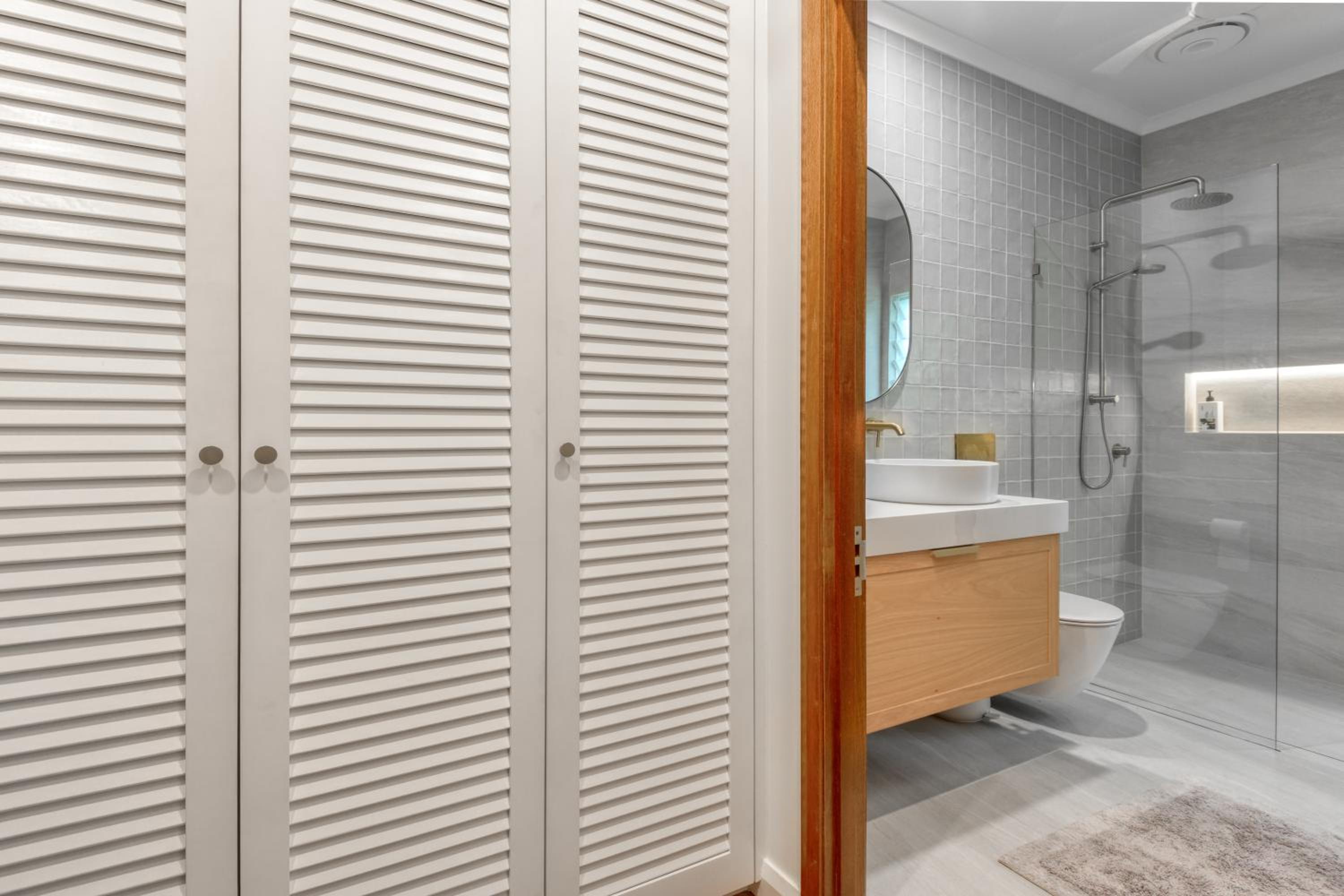 Luxury beachfront home 20 minutes from Cairns CBD