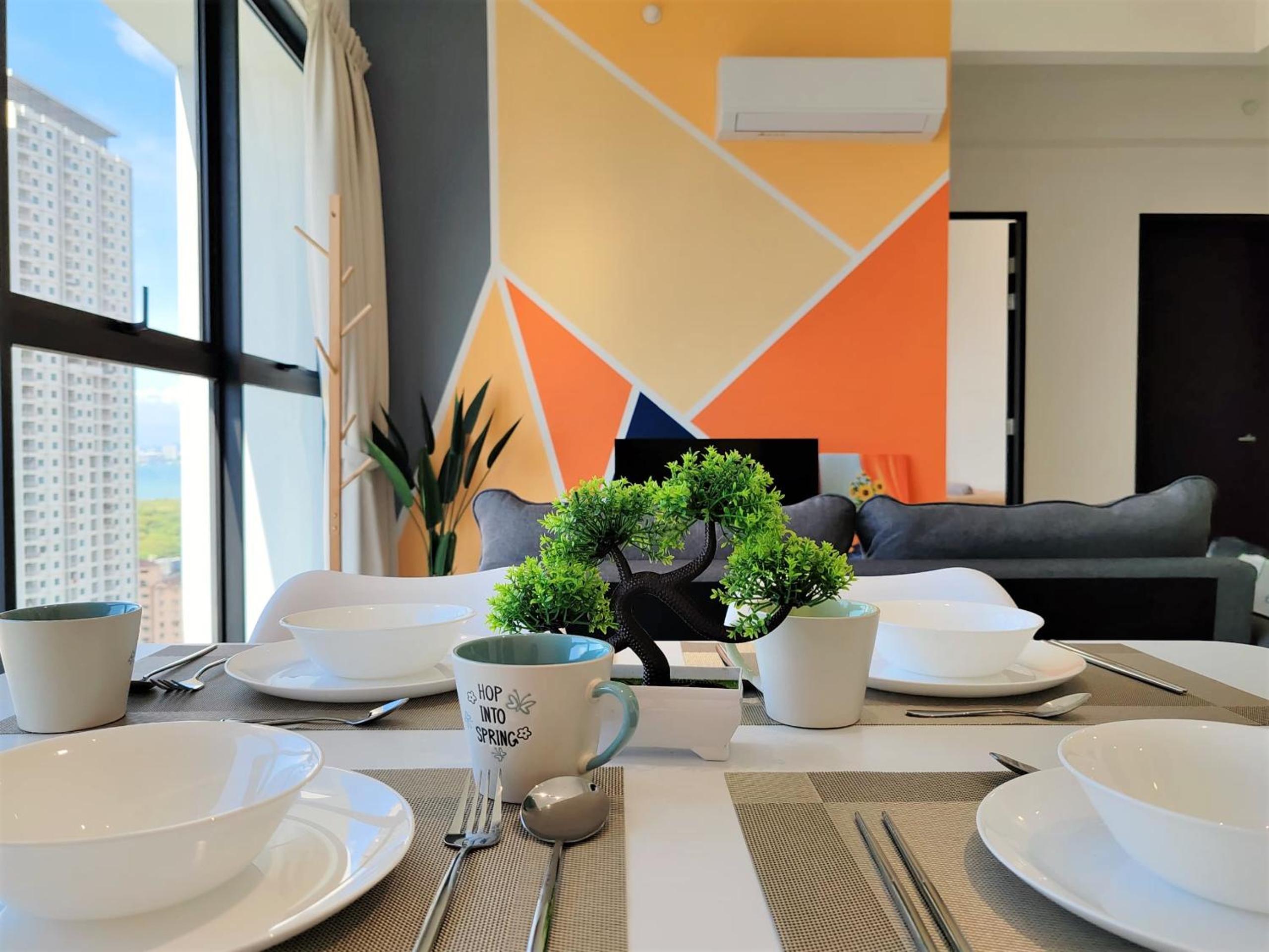 Sunlit Minimalist Suite, 7 Pax at Urban Suites Georgetown by SuperStay photo 5
