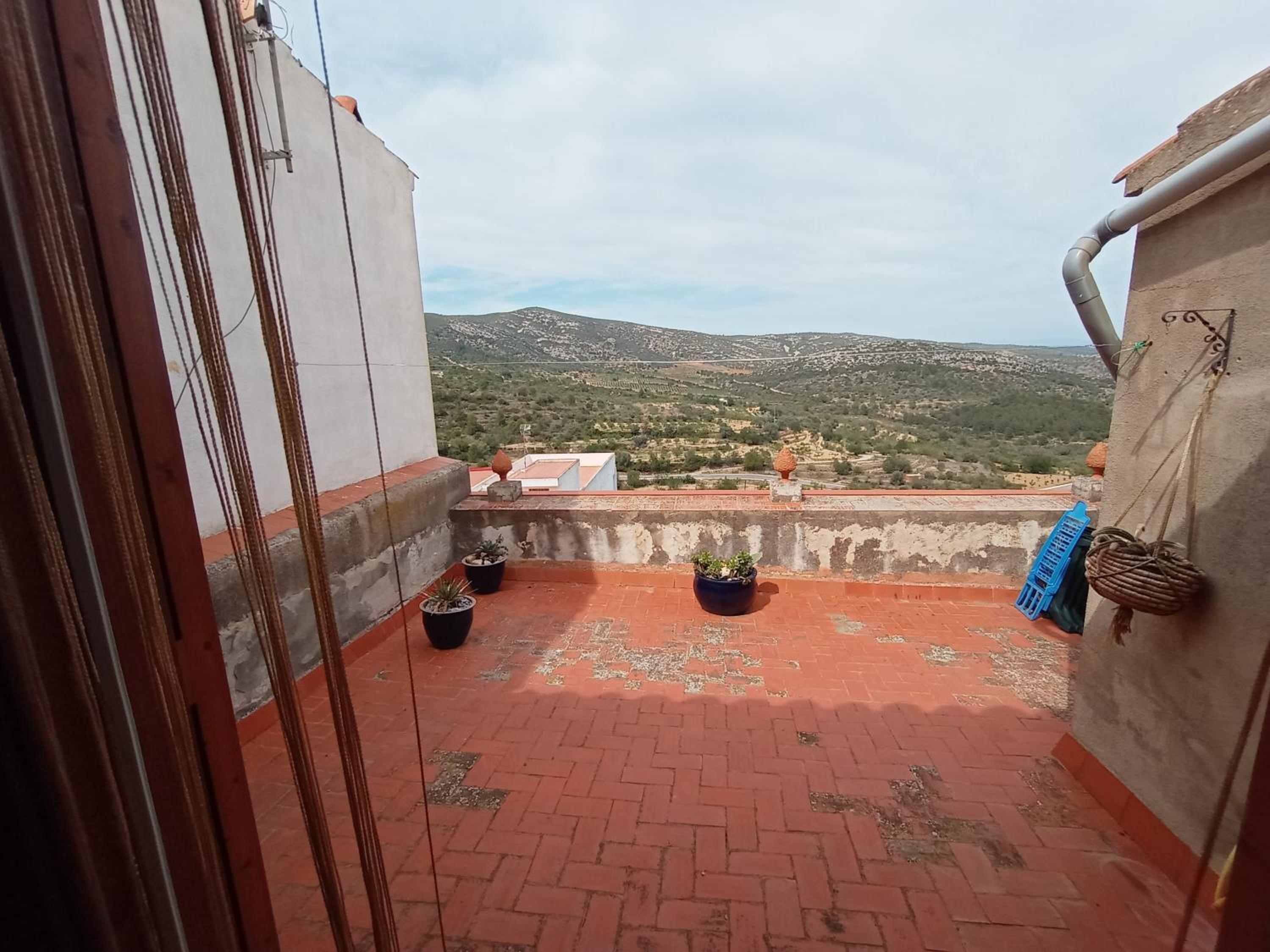 Tranquil and Spacious Townhouse in Historical and Picturesque Cervera Del Maestre