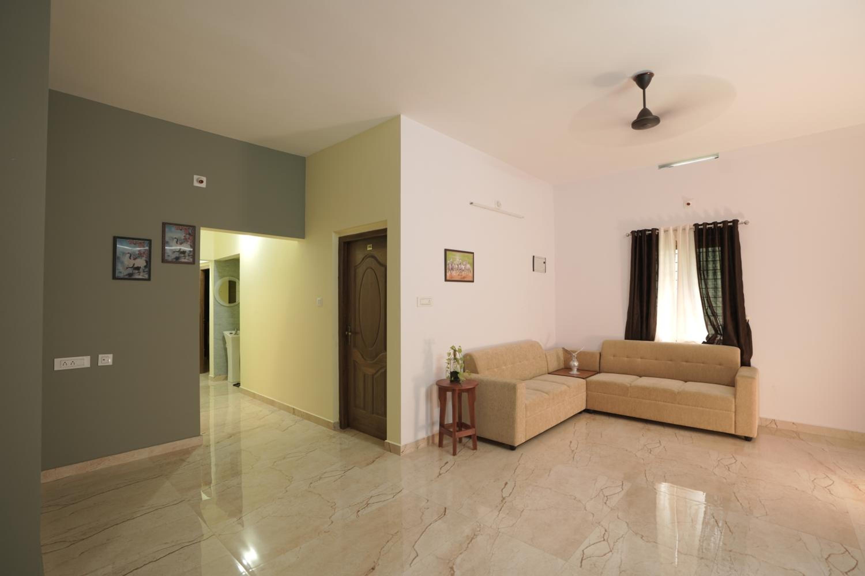 Clive Ten Resorts Athirappilly,10 minutes drive from Athirappilly waterfall