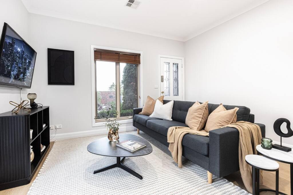 Warrnambool Vacations - Mickle Townhouse, Steps to CBD - Property Image 12