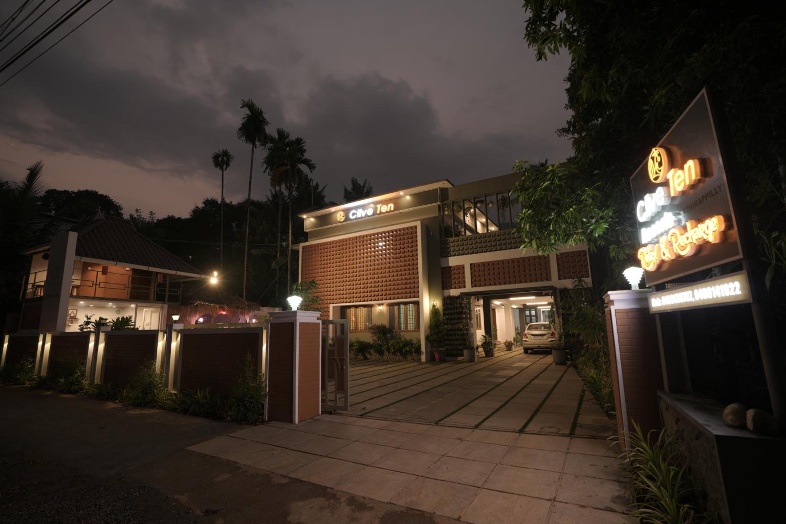 Clive Ten Resorts Athirappilly,10 minutes drive from Athirappilly waterfall