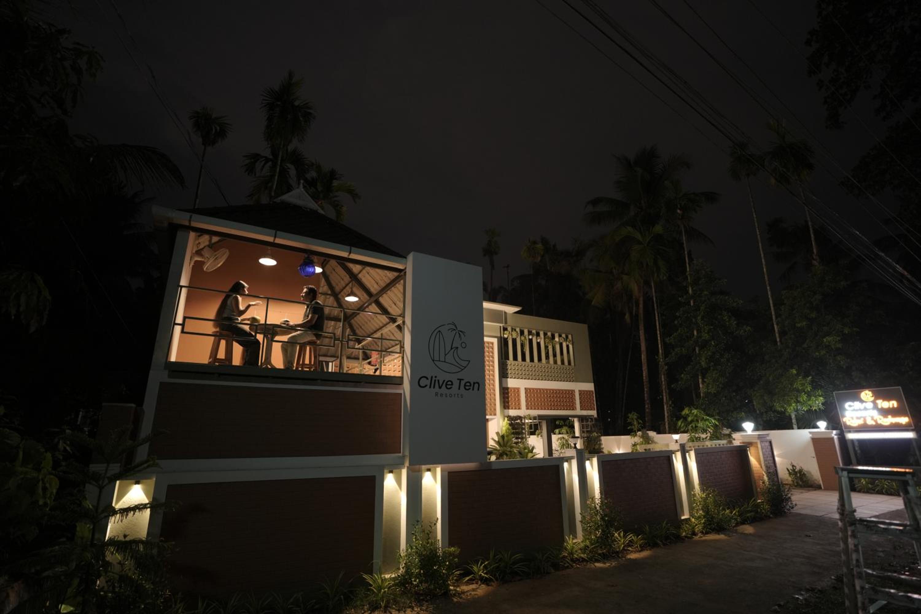 Clive Ten Resorts Athirappilly,10 minutes drive from Athirappilly waterfall