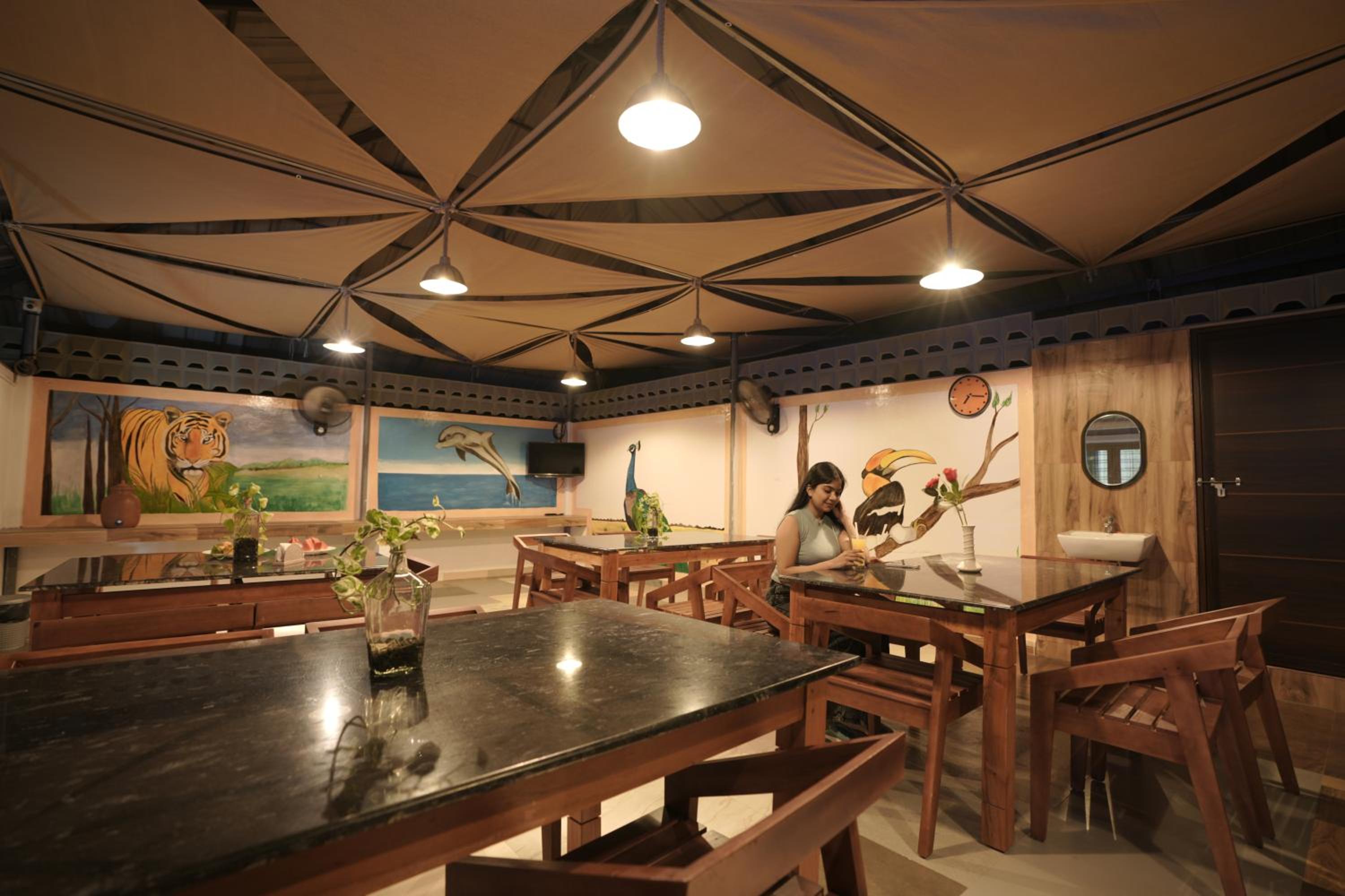 Clive Ten Resorts Athirappilly,10 minutes drive from Athirappilly waterfall