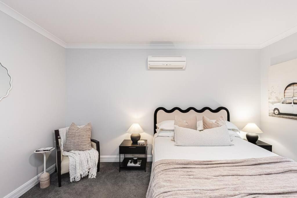 Warrnambool Vacations - Mickle Townhouse, Steps to CBD - Property Image 8