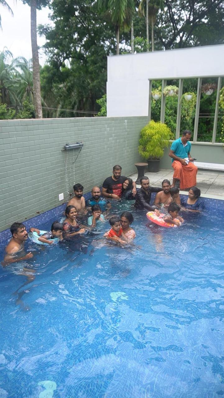 Clive Ten Resorts Athirappilly,10 minutes drive from Athirappilly waterfall