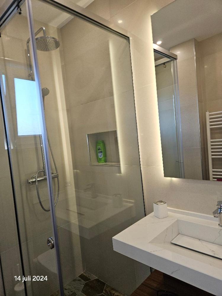 Alidas Gold Apartment 1