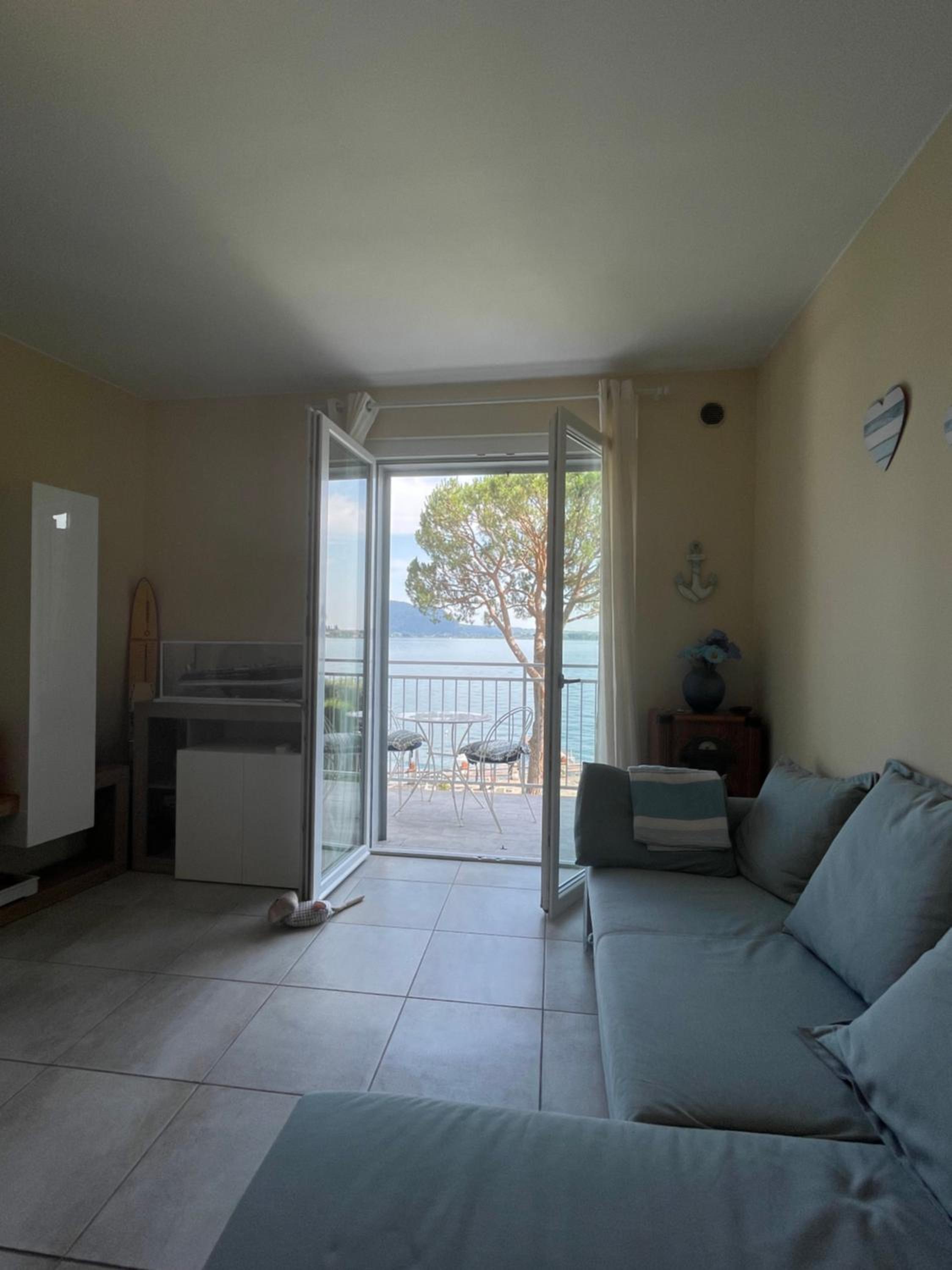 Riva al Lago en Predore — balance & terrace