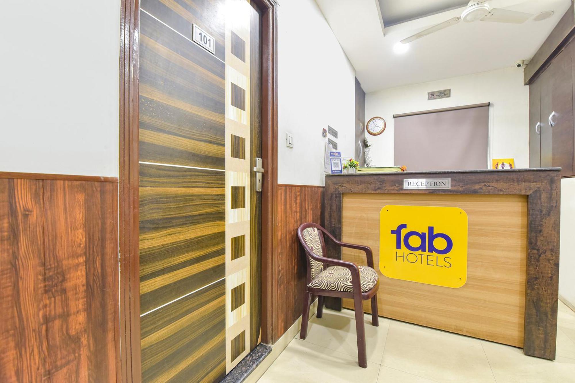 Lobby & Reception