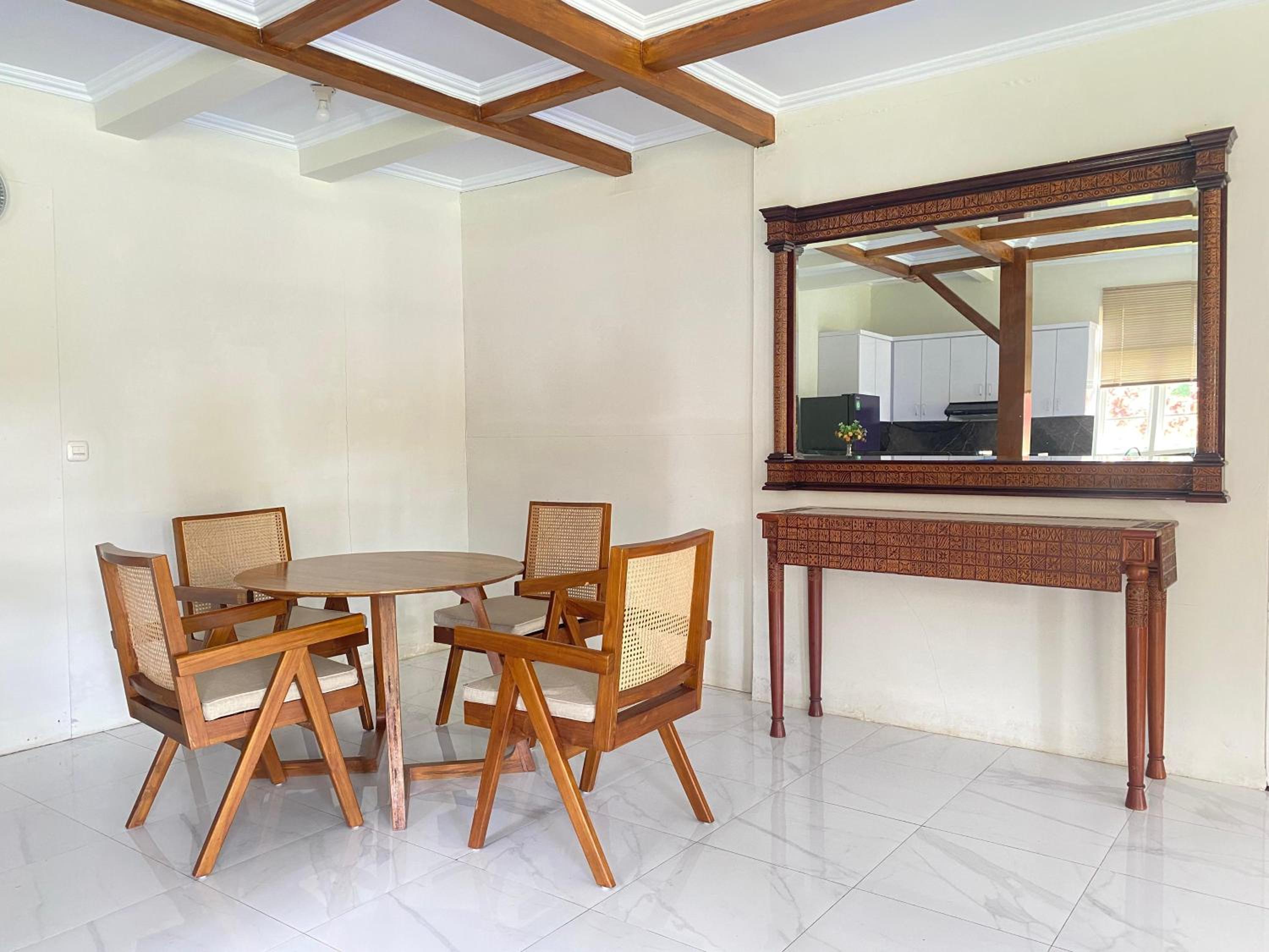 A beautiful and Spacious Rumah Manado 2 Bedrooms with Bathrooms Villa Marion Tomohon