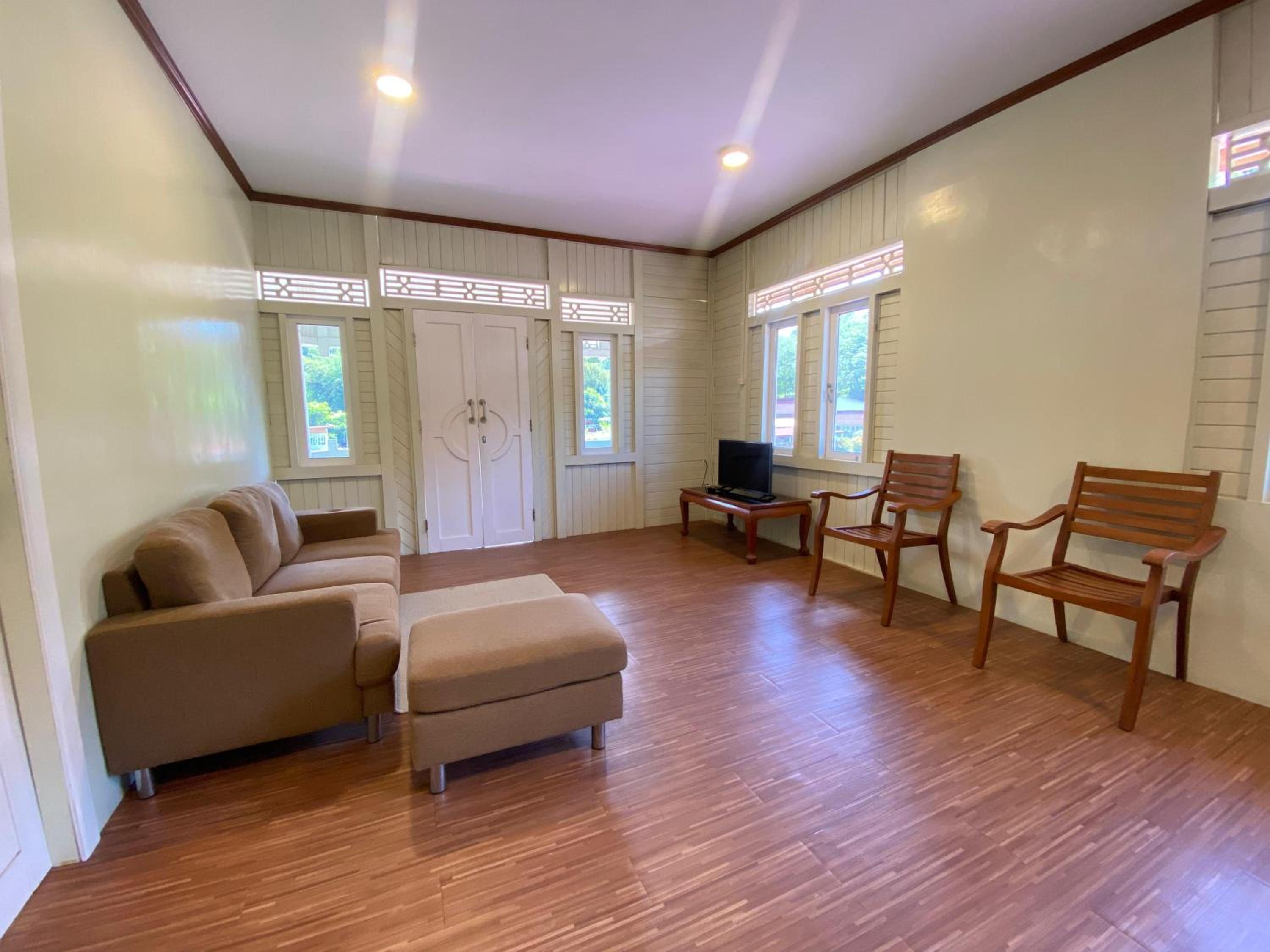 A beautiful and Spacious Rumah Manado 2 Bedrooms with Bathrooms Villa Marion Tomohon