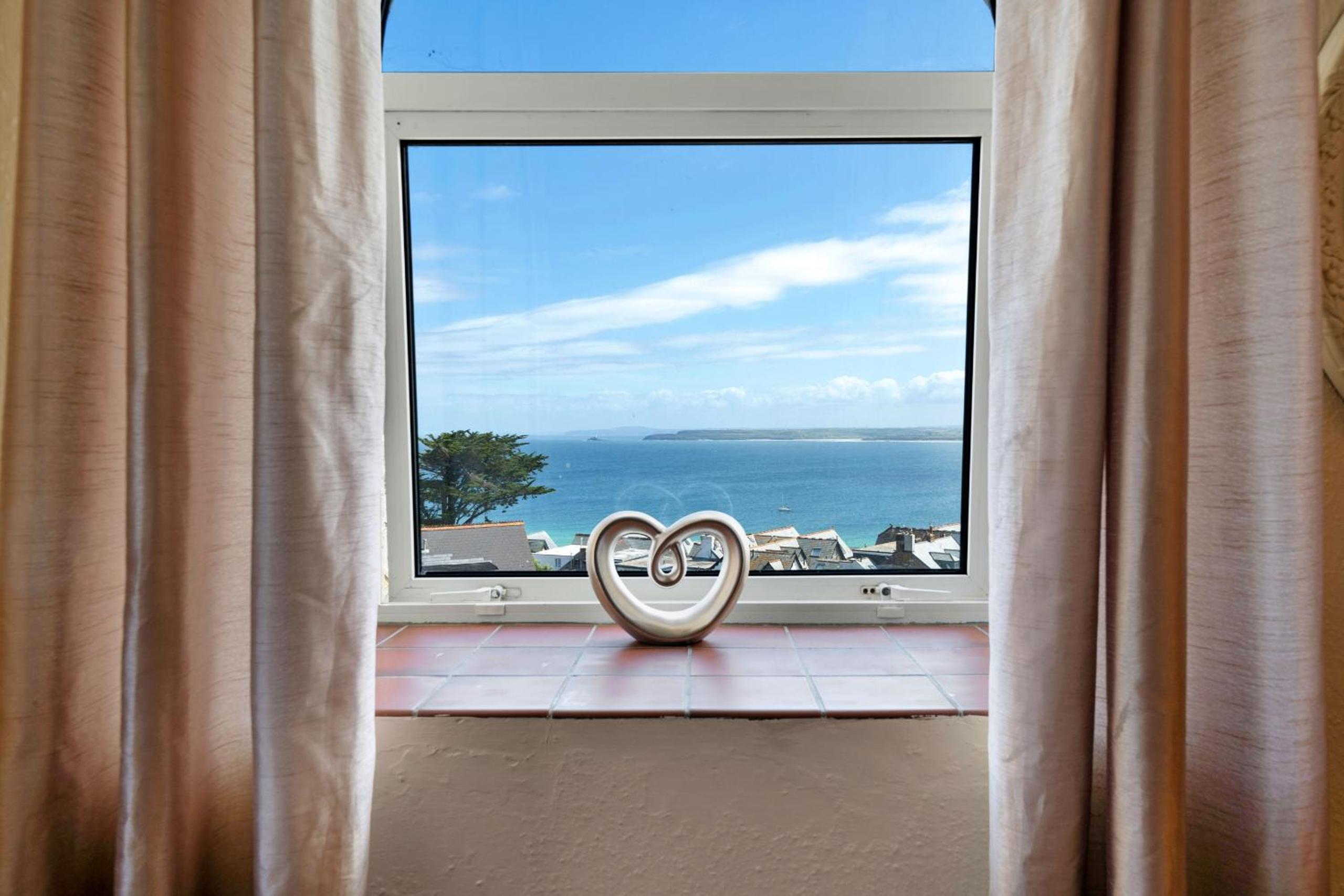 Finest Retreats - No 11 Porthminster view 3
