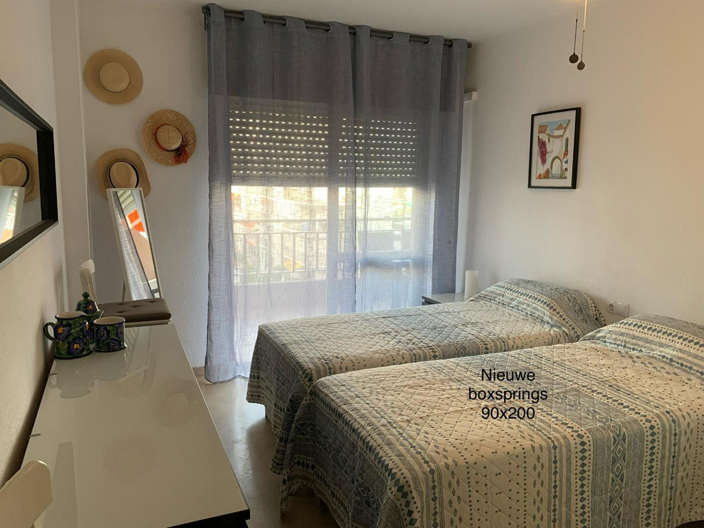 Palm Beach Apartment, 1 bedroom, pool, beautiful garden, parking view 5