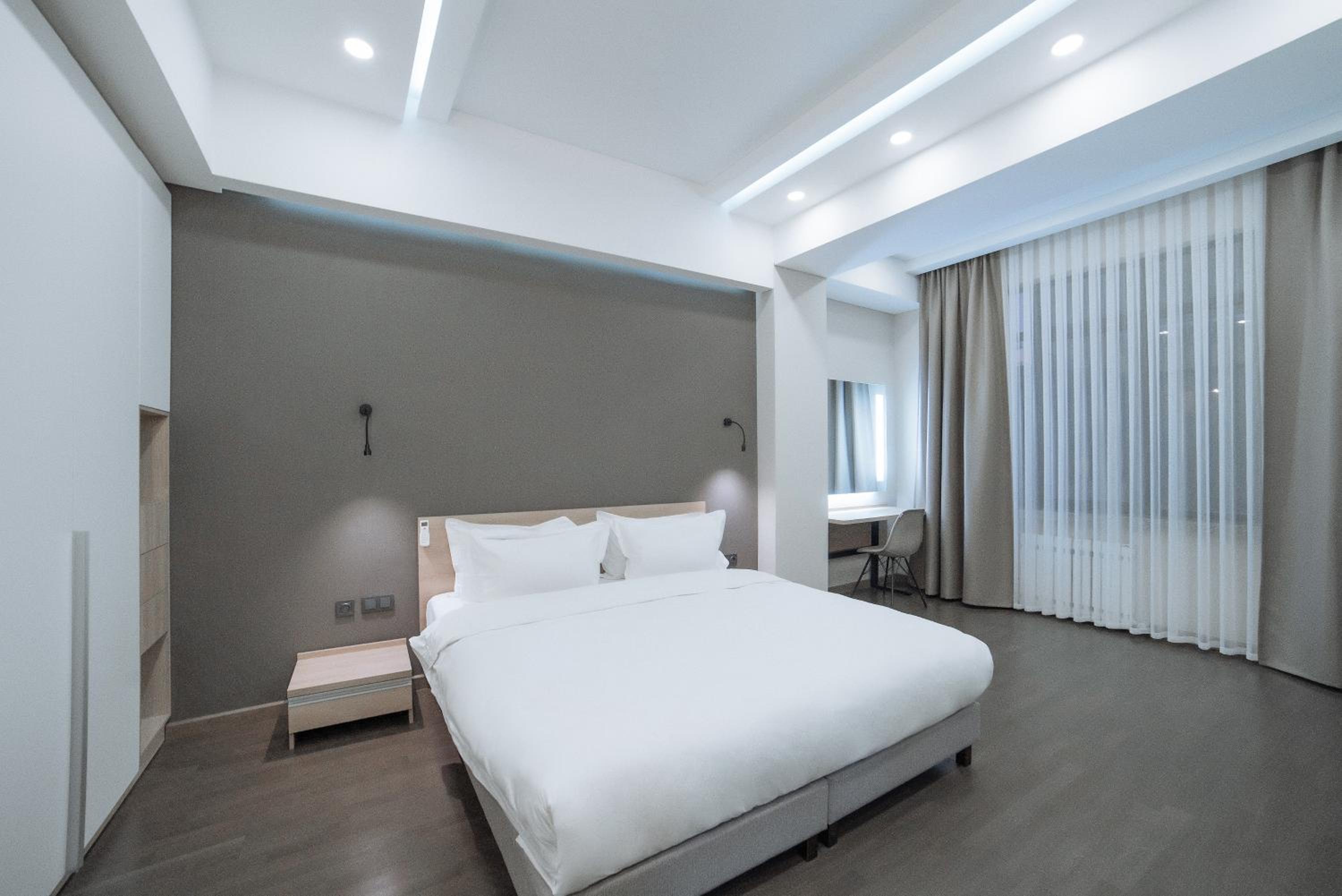 Solutel apartments Razzakov 15 view 4