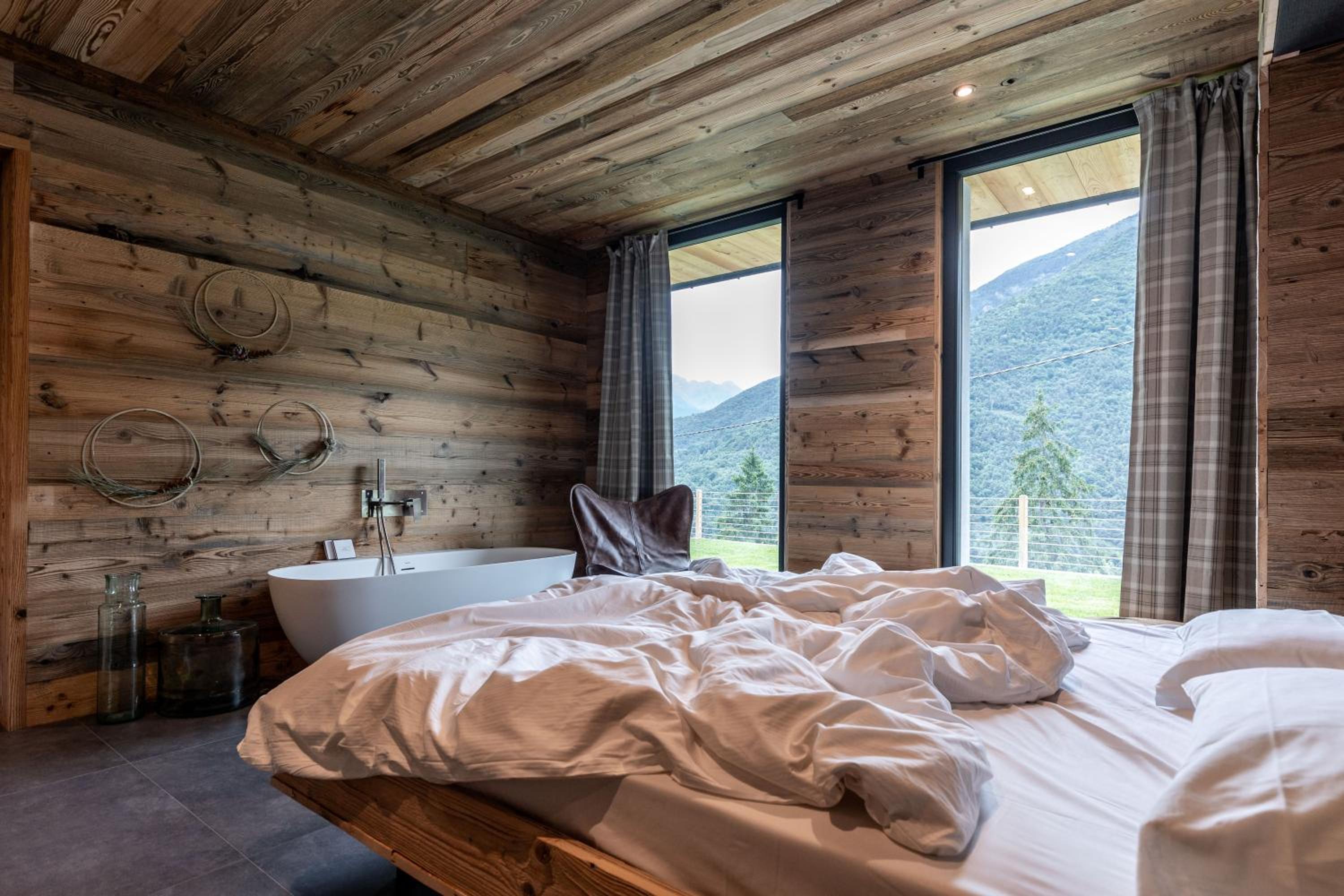 Ledarix Charm Chalet