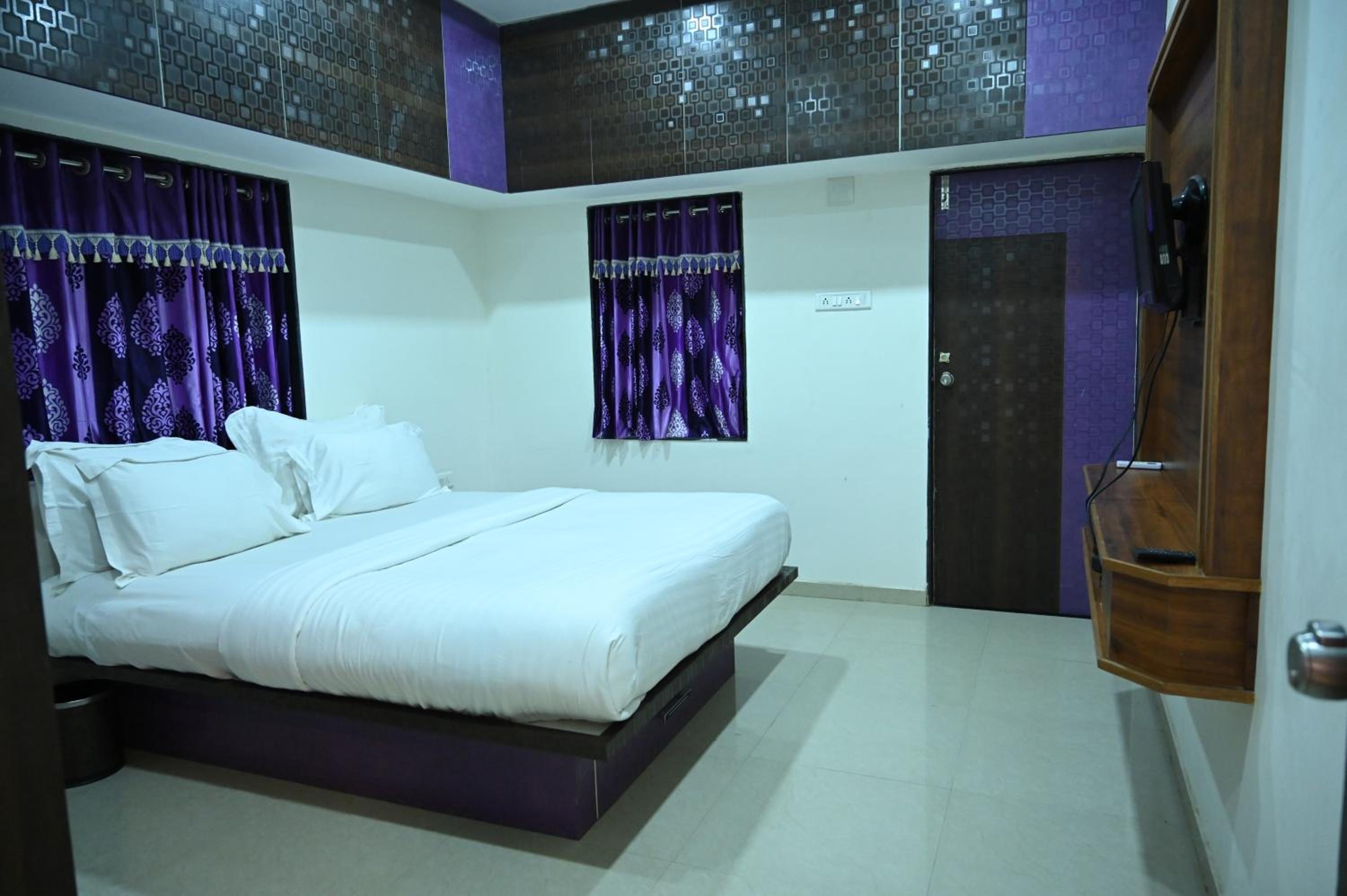 Krishna Riverside Resort view 4