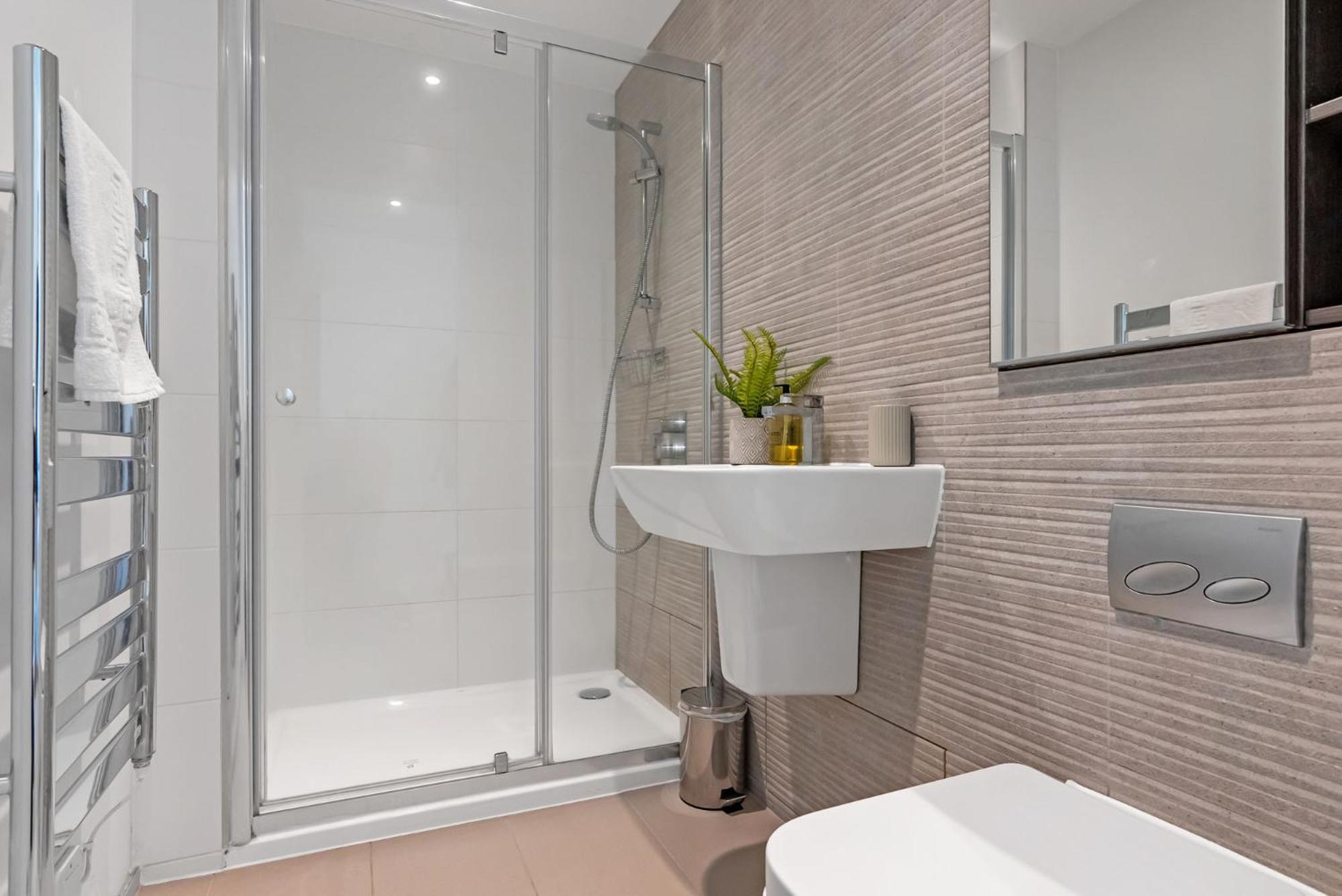 Tailored Stays - Central Cambridge, River Walk Apartments view 3