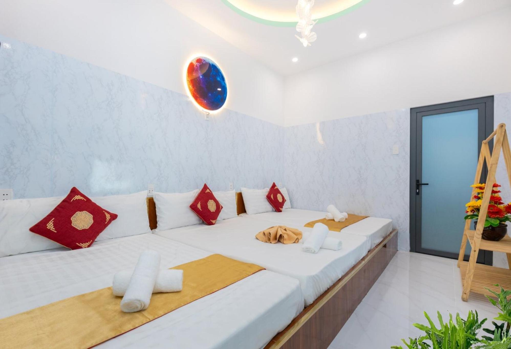 Villa Phó Đức Chính - Giáp biển - Bãi Sau