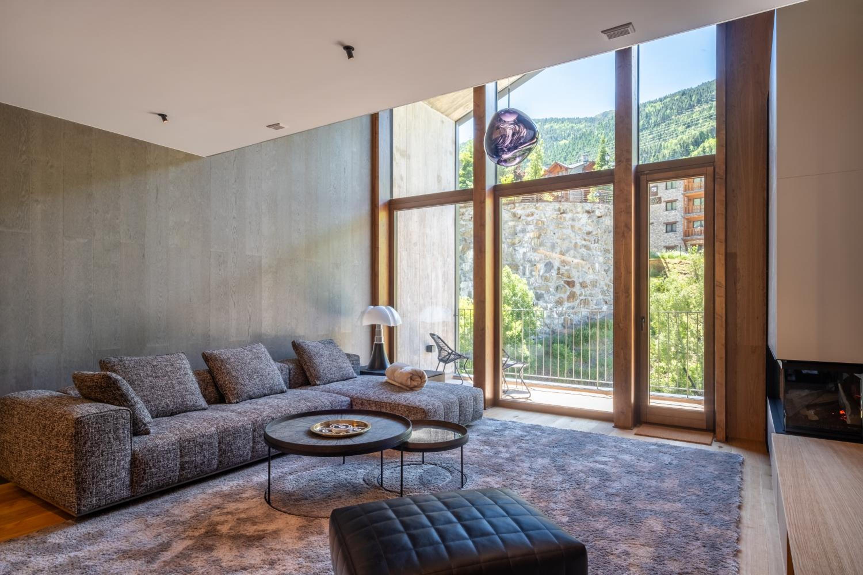Isard Penthouse & Spa