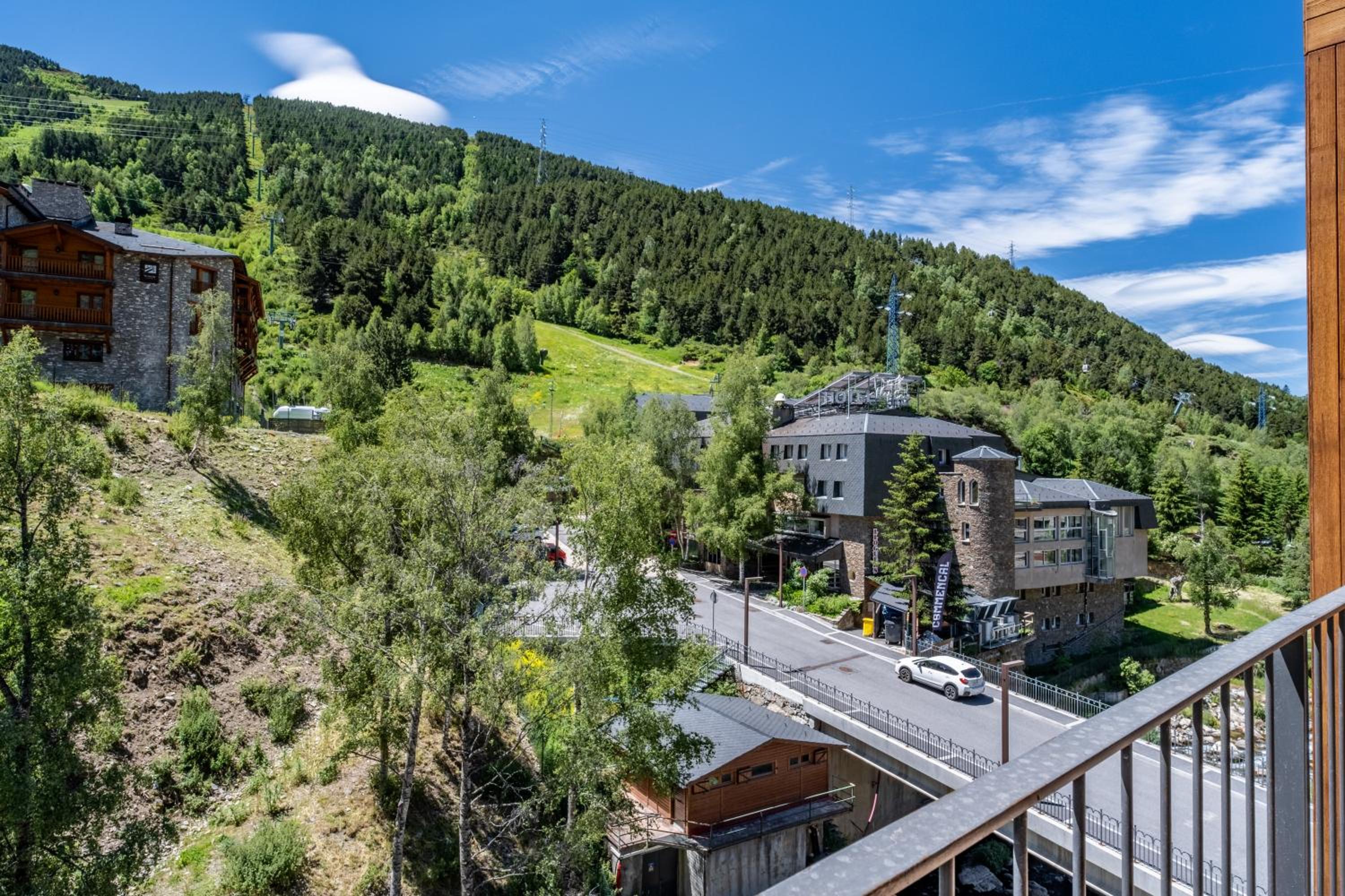 Isard Penthouse & Spa