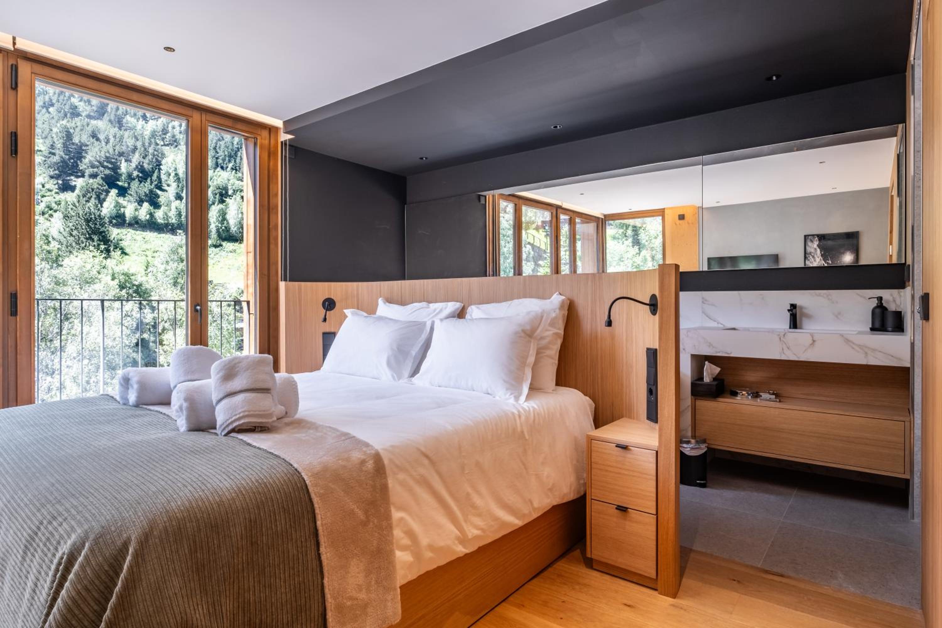 Isard Penthouse & Spa