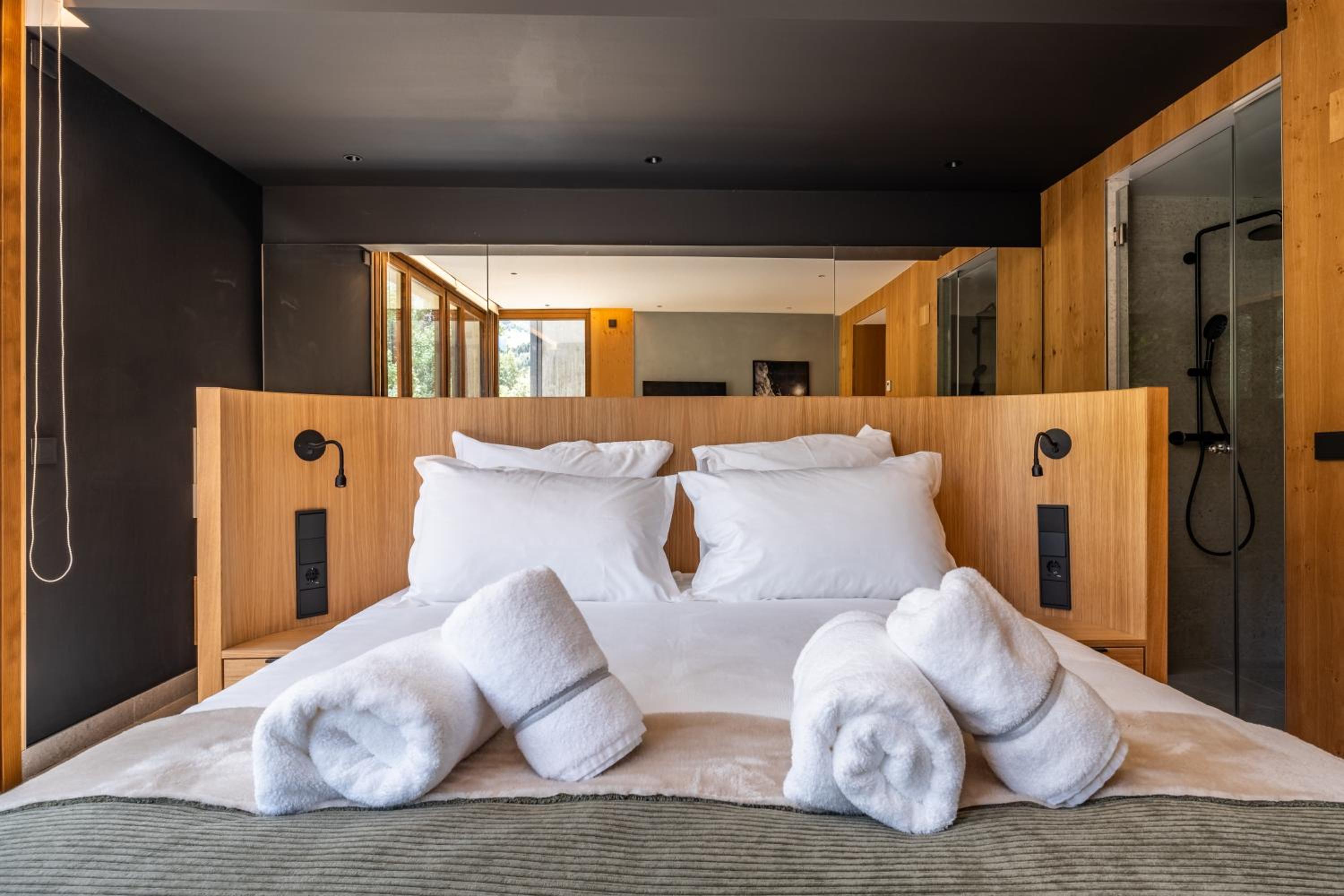 Isard Penthouse & Spa