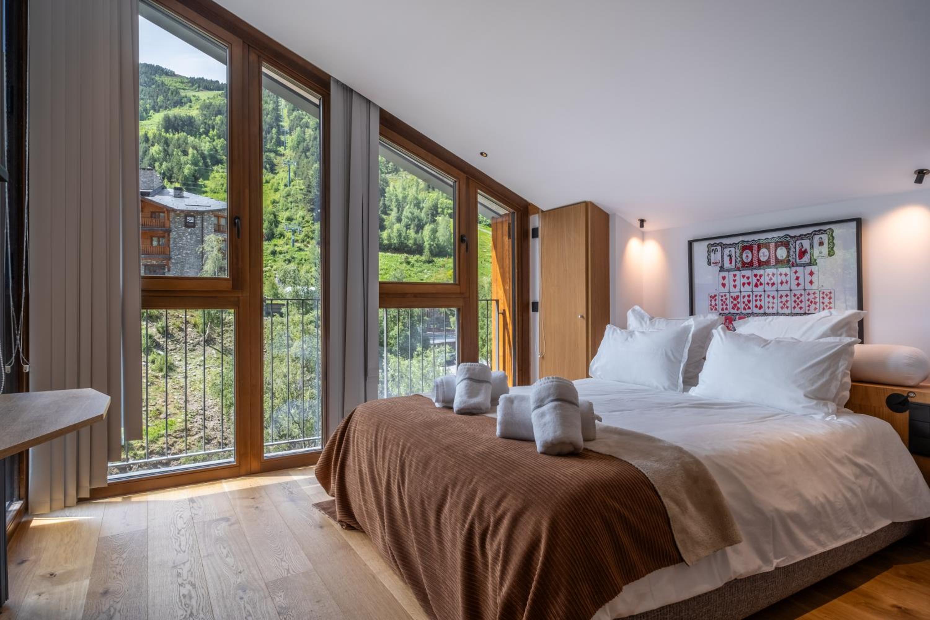 Isard Penthouse & Spa