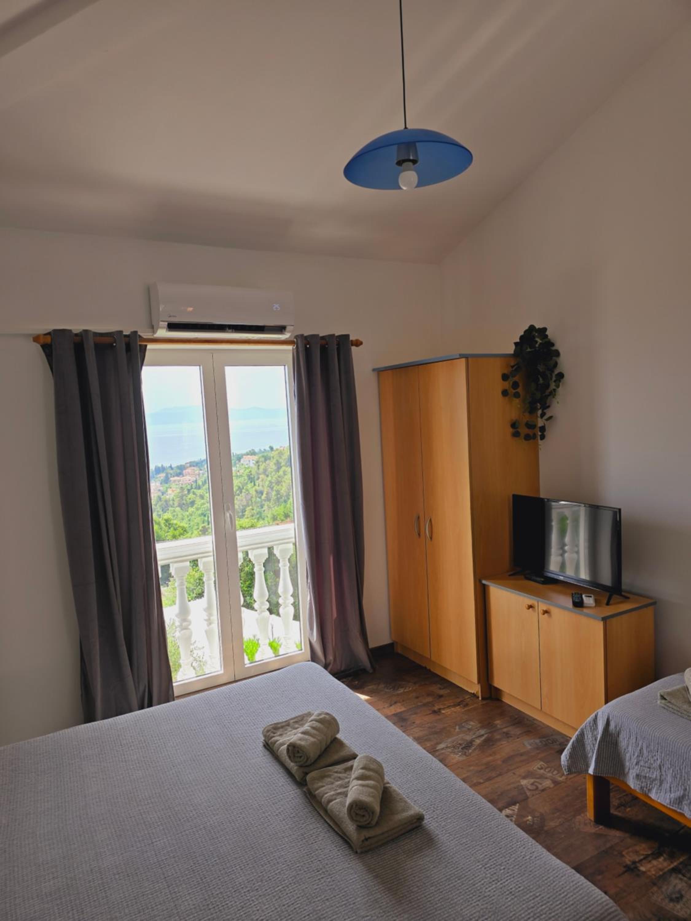 Apartments Kolmanic, sea view, free privat parking view 5