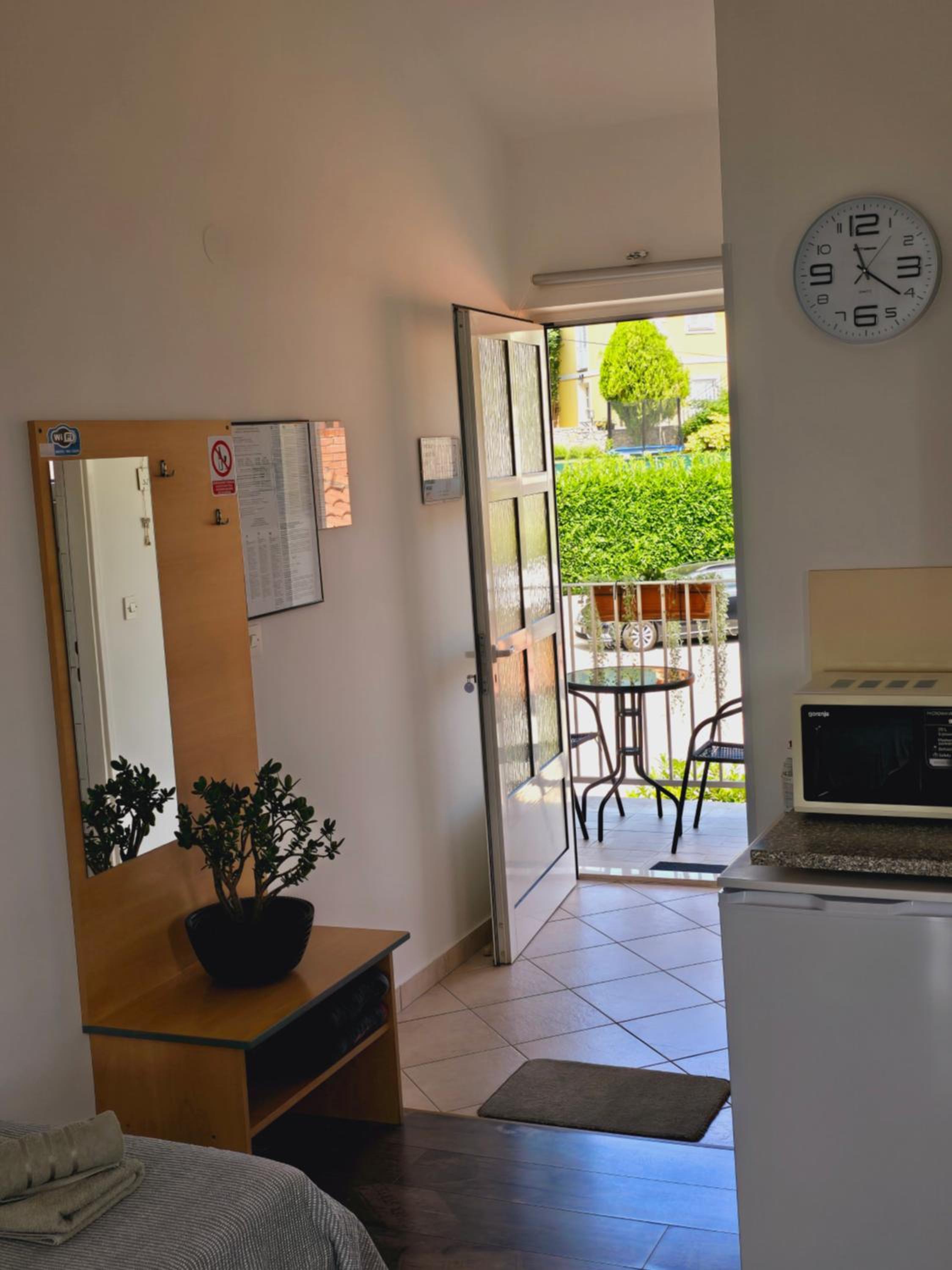 Apartments Kolmanic, sea view, free privat parking view 3