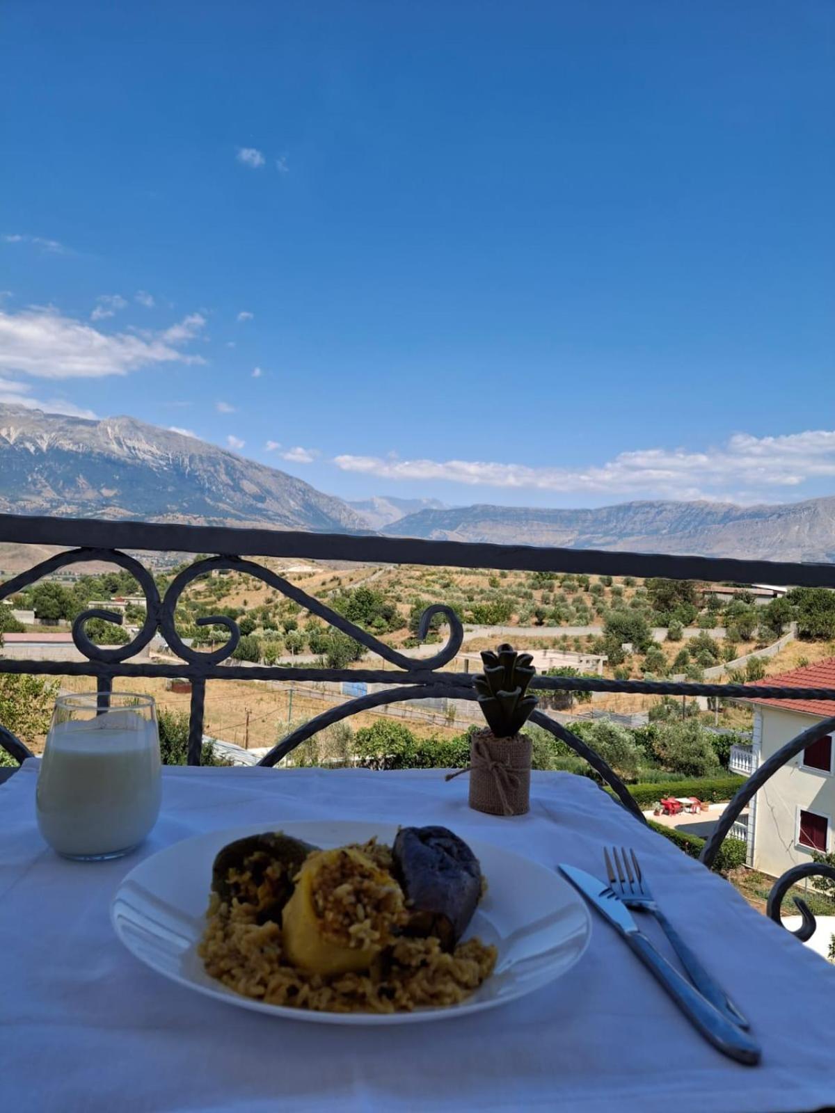 Bujtina Amar