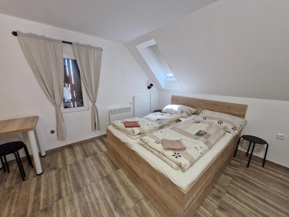 Apartmány pod pergolou