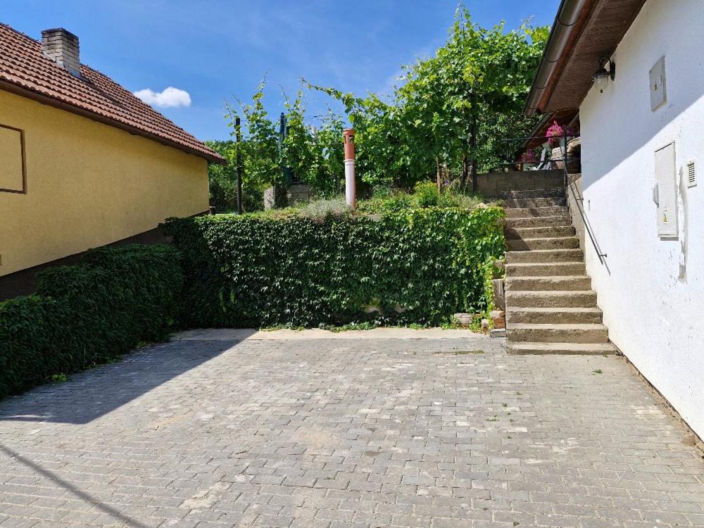 Apartmány pod pergolou