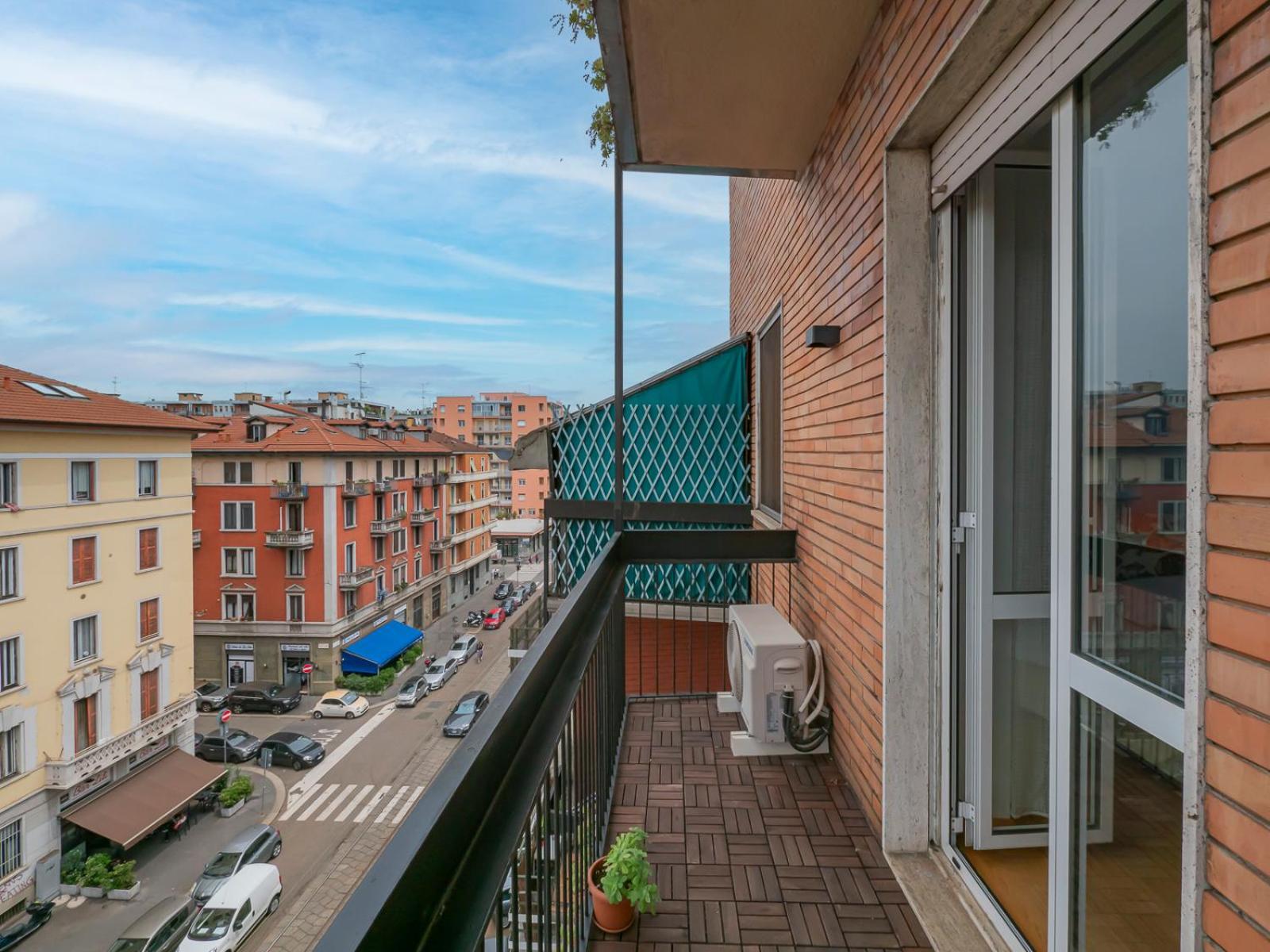 Xenia Apartments - Colorful suite in Città Studi area