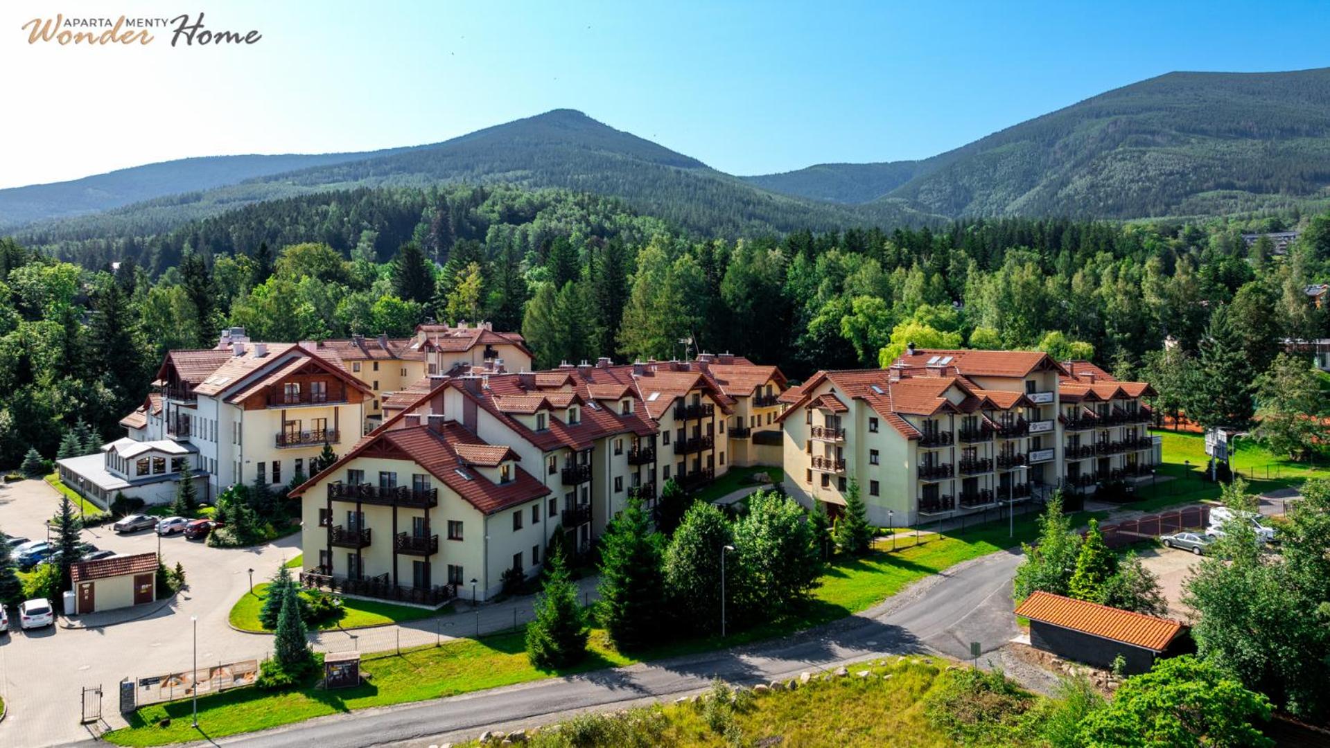 Wonder Home - Apartament Cud Malina z kominkiem, klimatyzacją i widokiem na Karkonosze, blisko centrum, stoku, restauracji, aquaparku