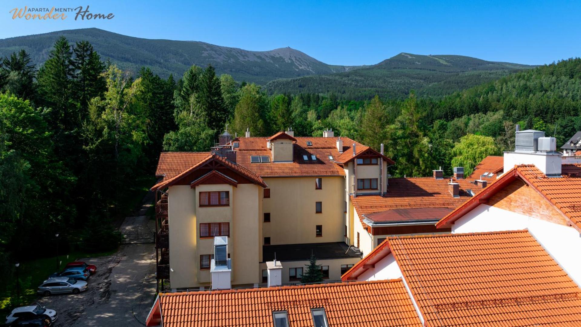 Wonder Home - Apartament Cud Malina z kominkiem, klimatyzacją i widokiem na Karkonosze, blisko centrum, stoku, restauracji, aquaparku